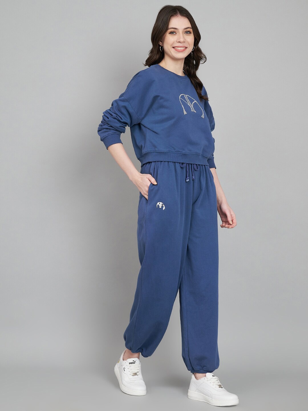 

Amagyaa Printed Round Neck Pure Cotton Sweatshirt & Flared Joggers, Blue