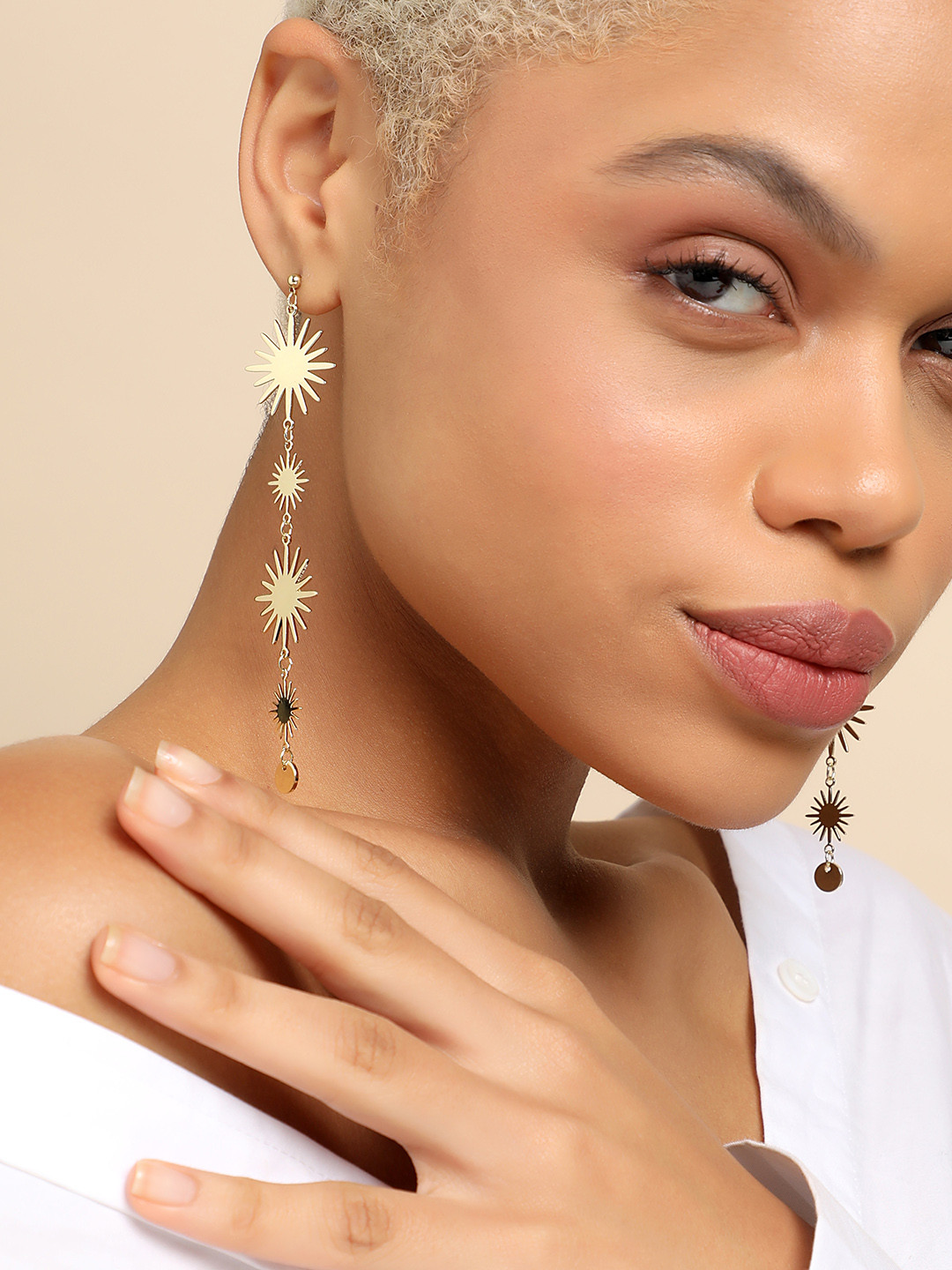 

DressBerry Gold-Plated Star Shaped Drop Earrings
