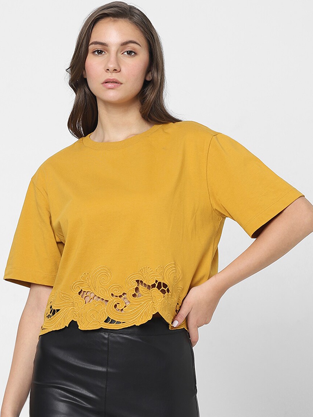 

Vero Moda Round Neck Cut Out Pure Cotton Boxy T-shirt, Yellow