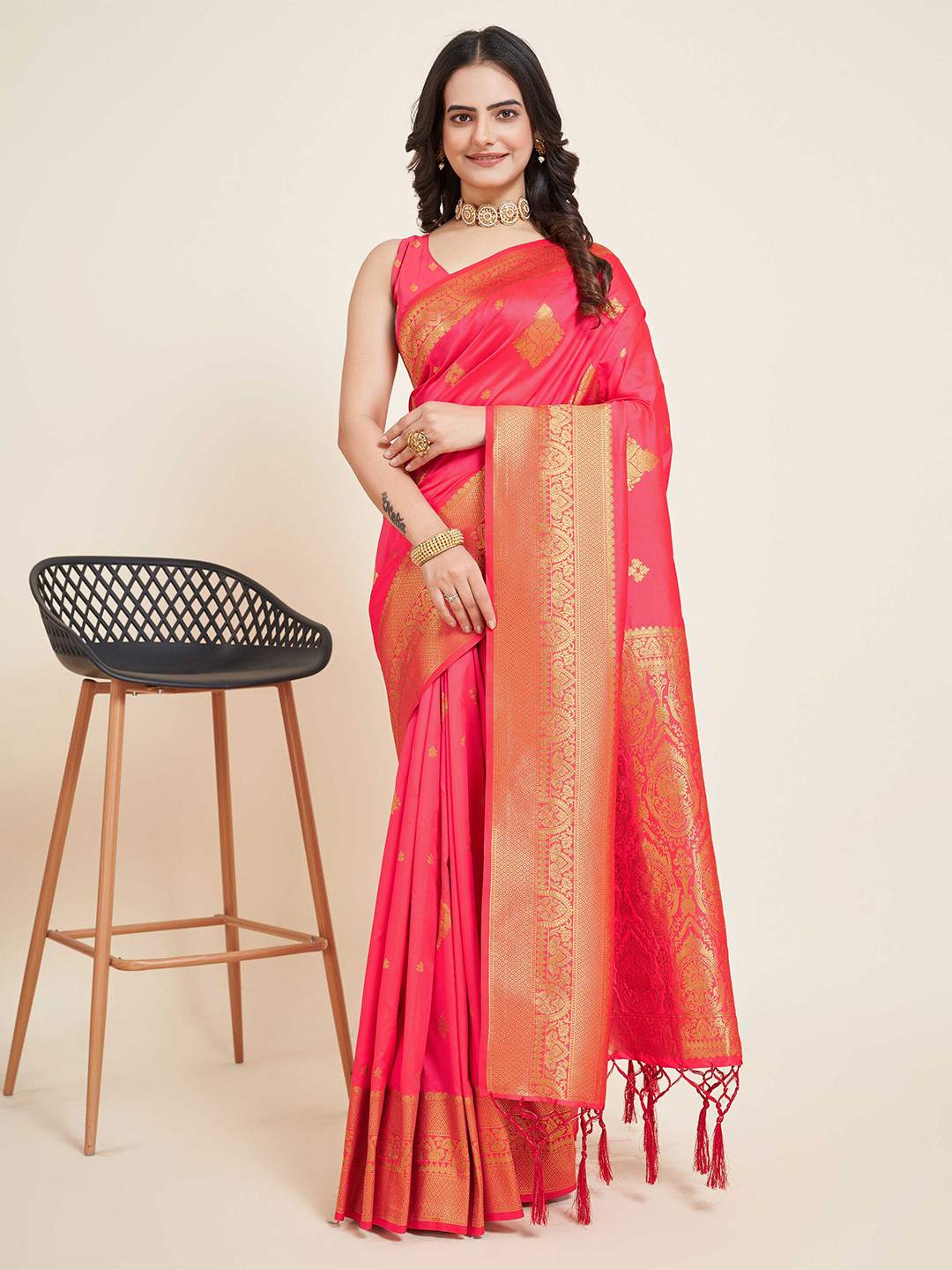 

Mitera Ethnic Motifs Woven Design Zari Banarasi Saree, Peach