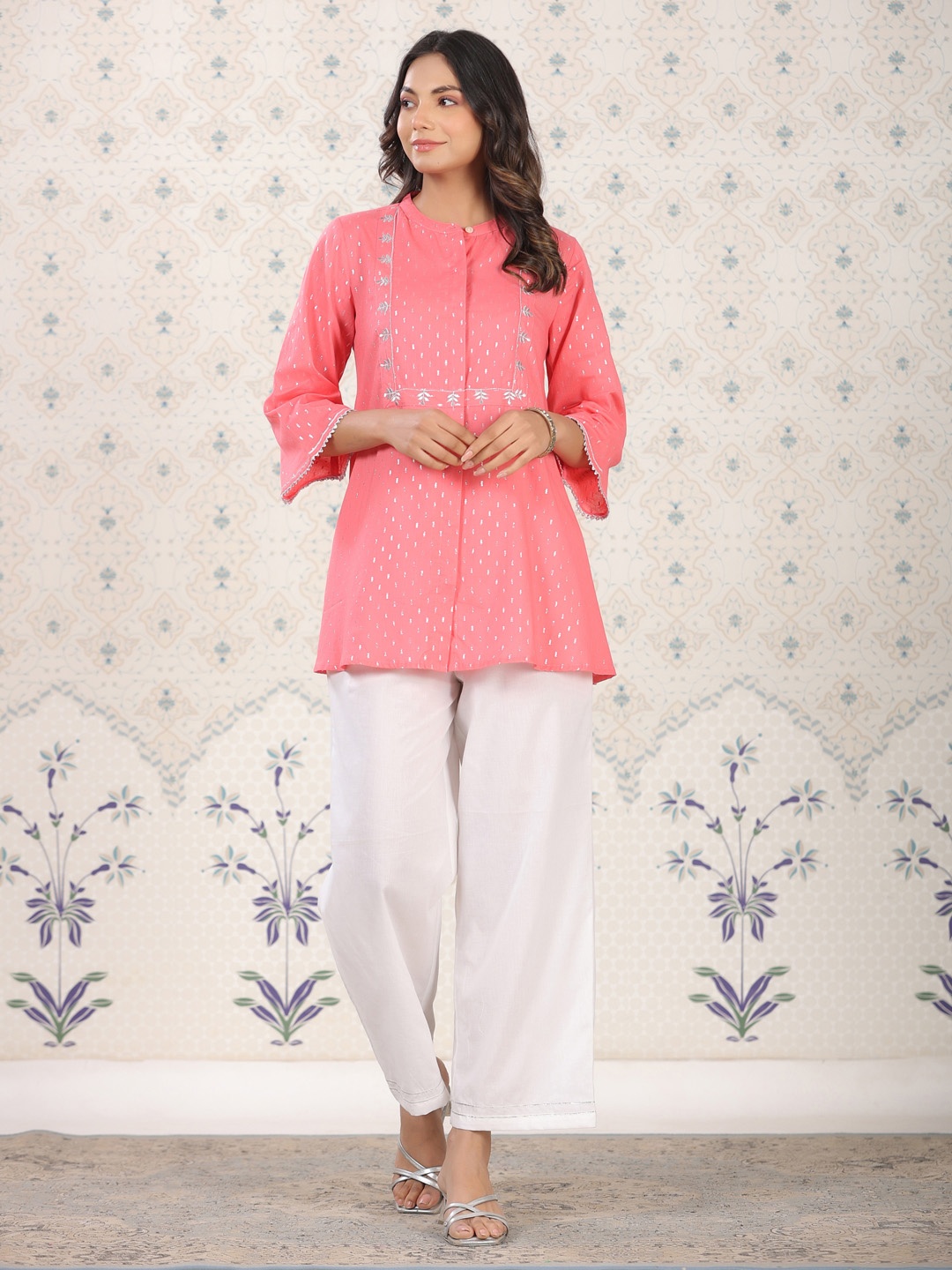 

Ode by House of Pataudi Ethnic Motifs Printed Pure Cotton Kurti With Trouser, Pink