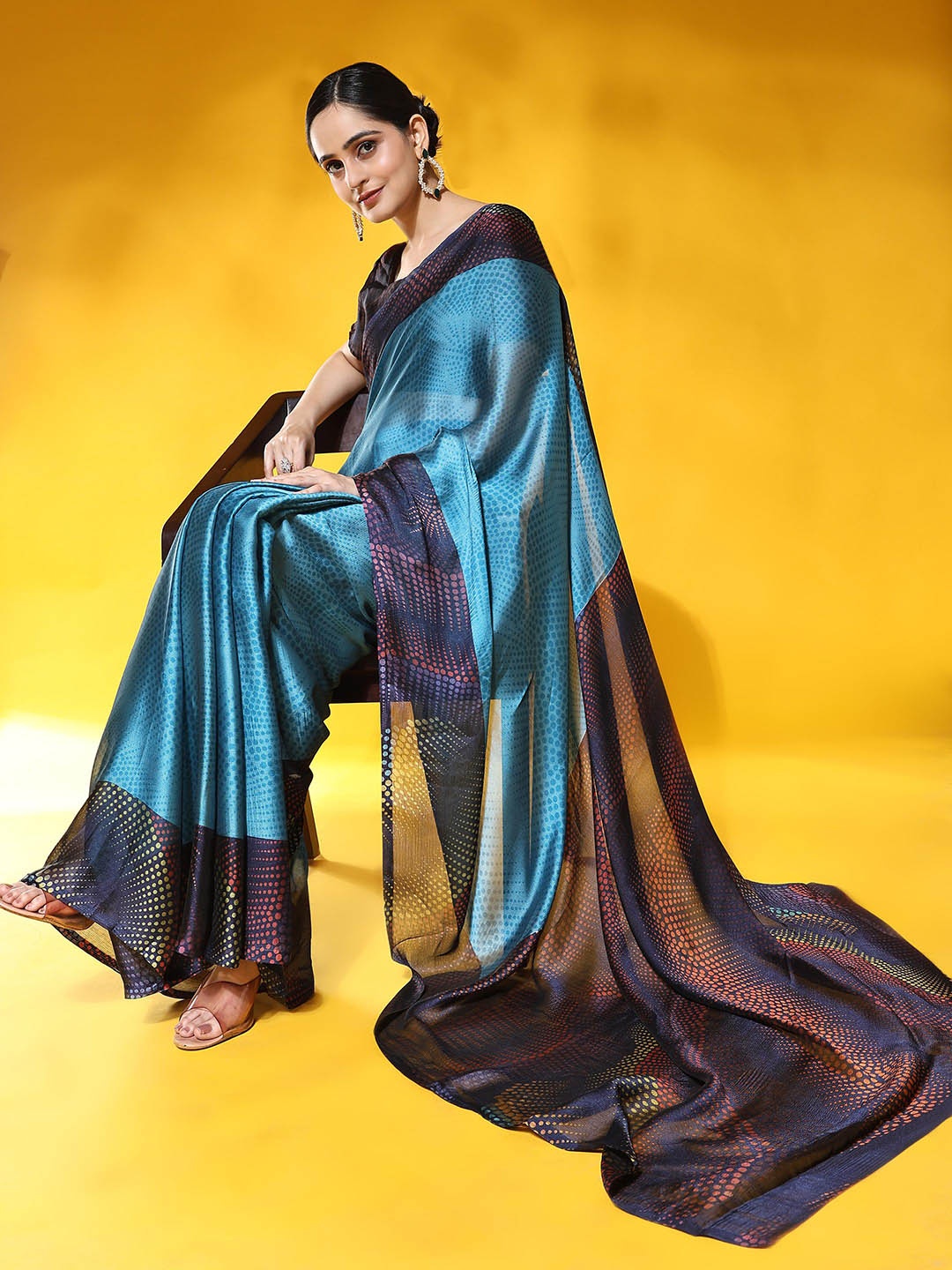 

Rujave Geometric Printed Saree, Blue