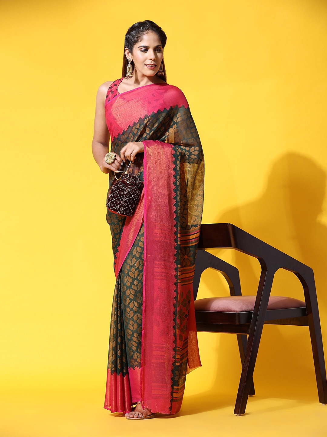 

Rujave Ethnic Motifs Woven Design Brasso Saree, Pink