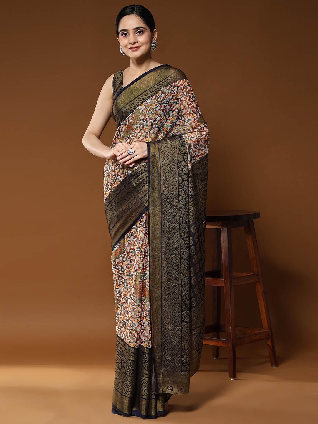 

Rujave Woven Design Ethnic Motifs Printed Zari Saree, Navy blue