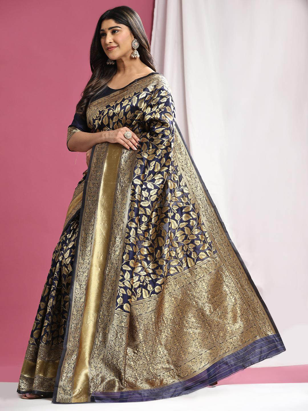 

Rujave Floral Woven Design Zari Banarasi Saree, Navy blue
