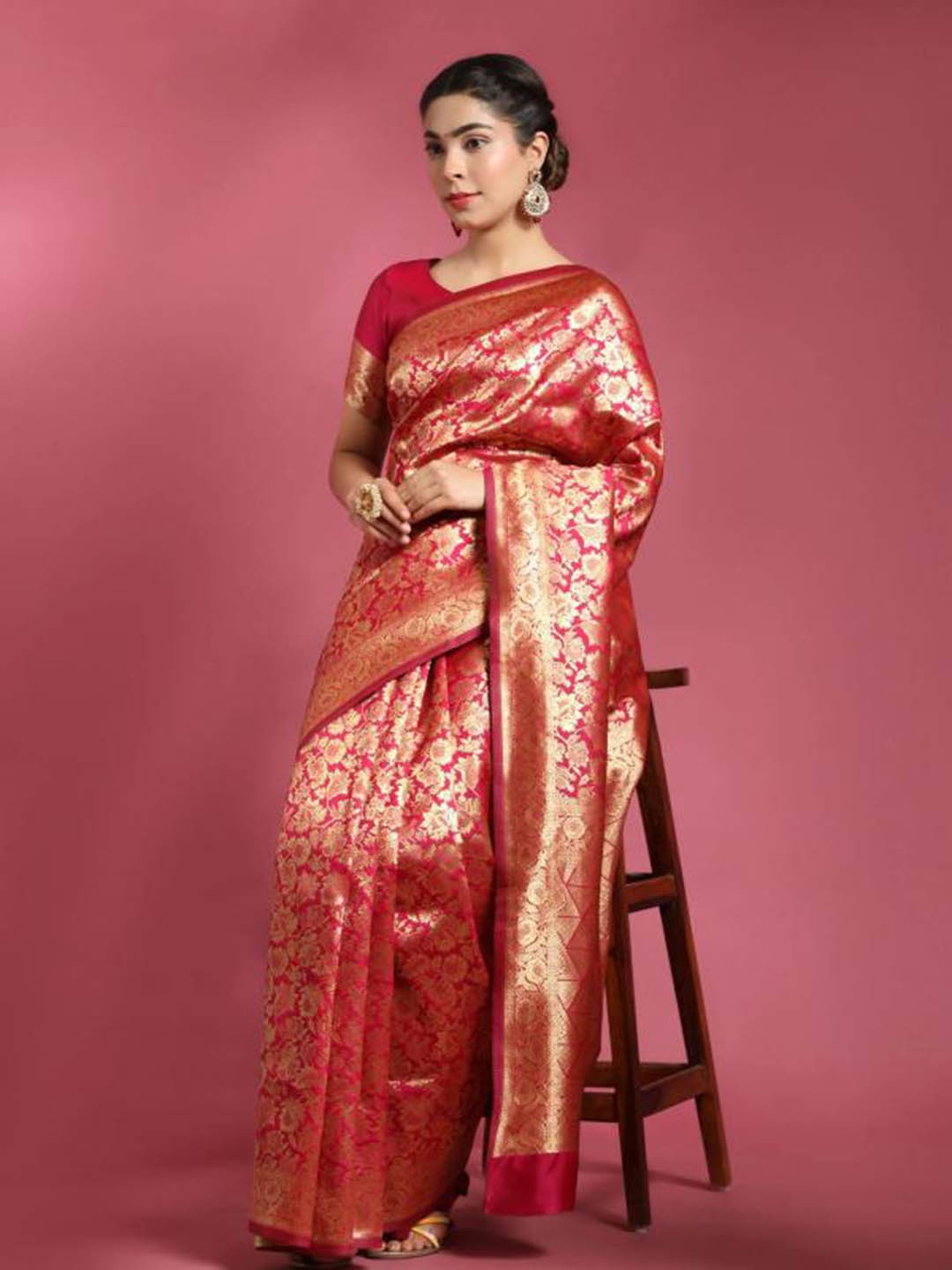 

Rujave Floral Woven Design Zari Banarasi Saree, Pink