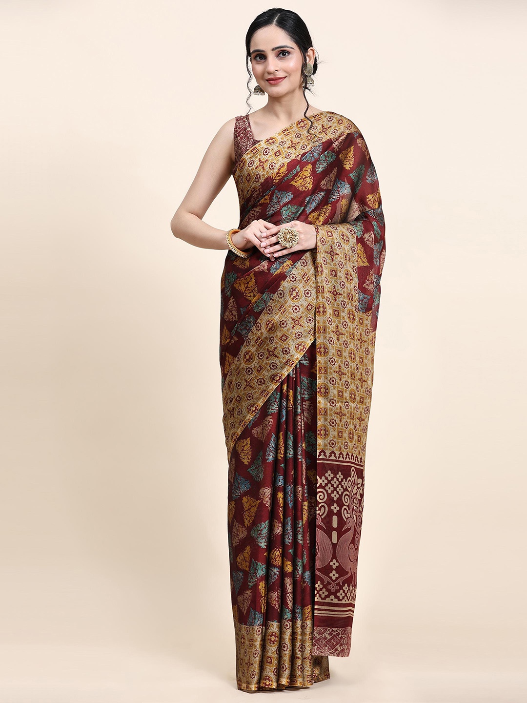 

Rujave Floral Printed Pure Chiffon Saree, Maroon