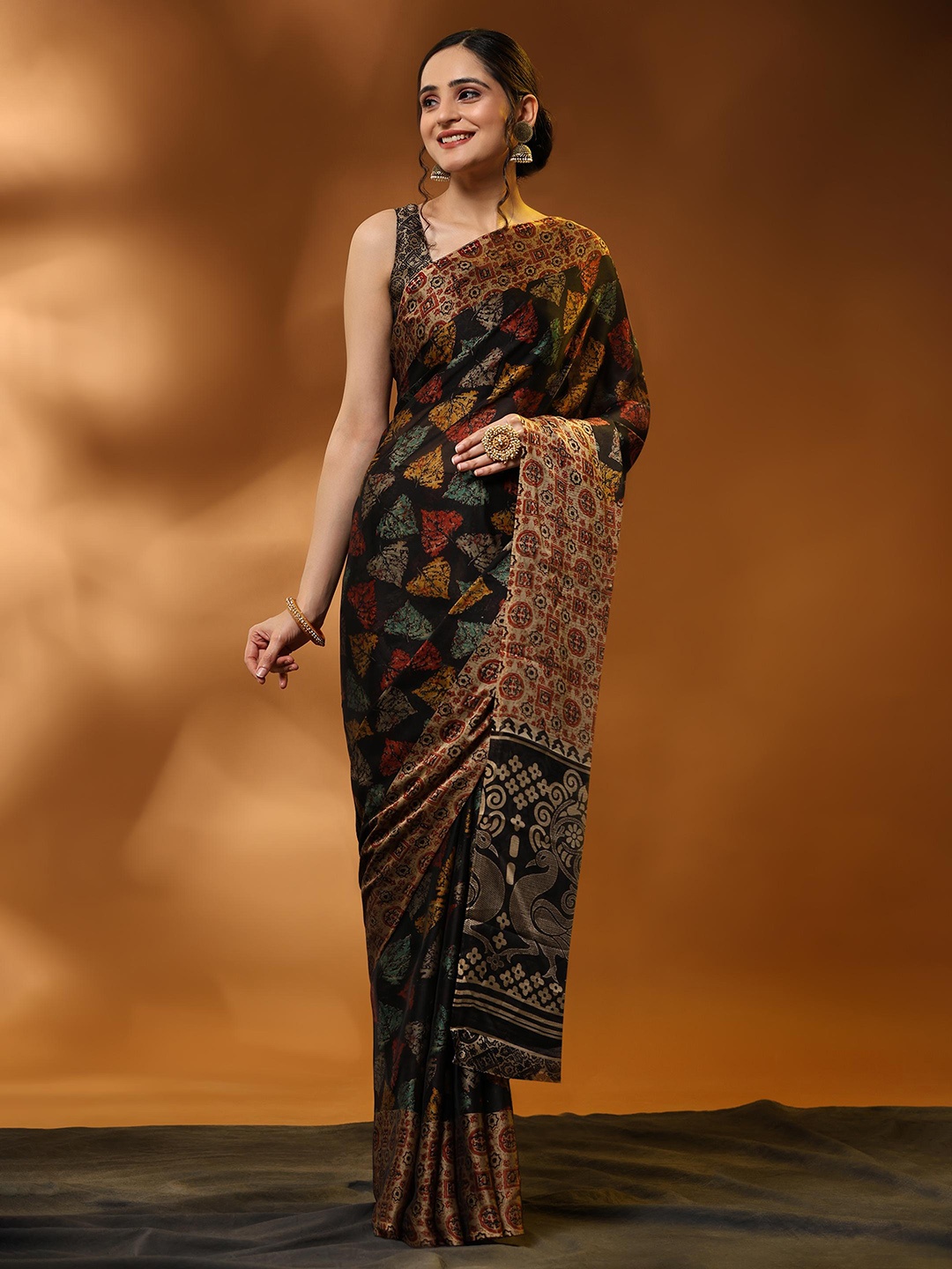 

Rujave Ethnic Motifs Printed Pure Chiffon Saree, Black