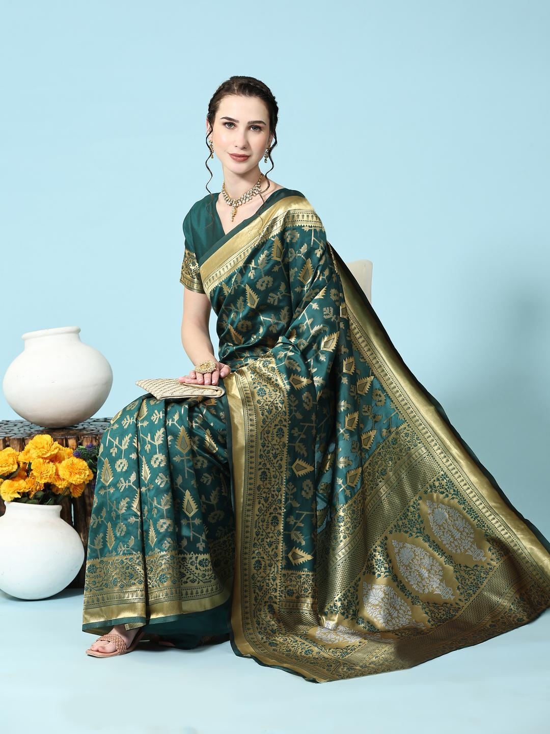 

Rujave Ethnic Motifs Woven Design Zari Banarasi Saree, Green