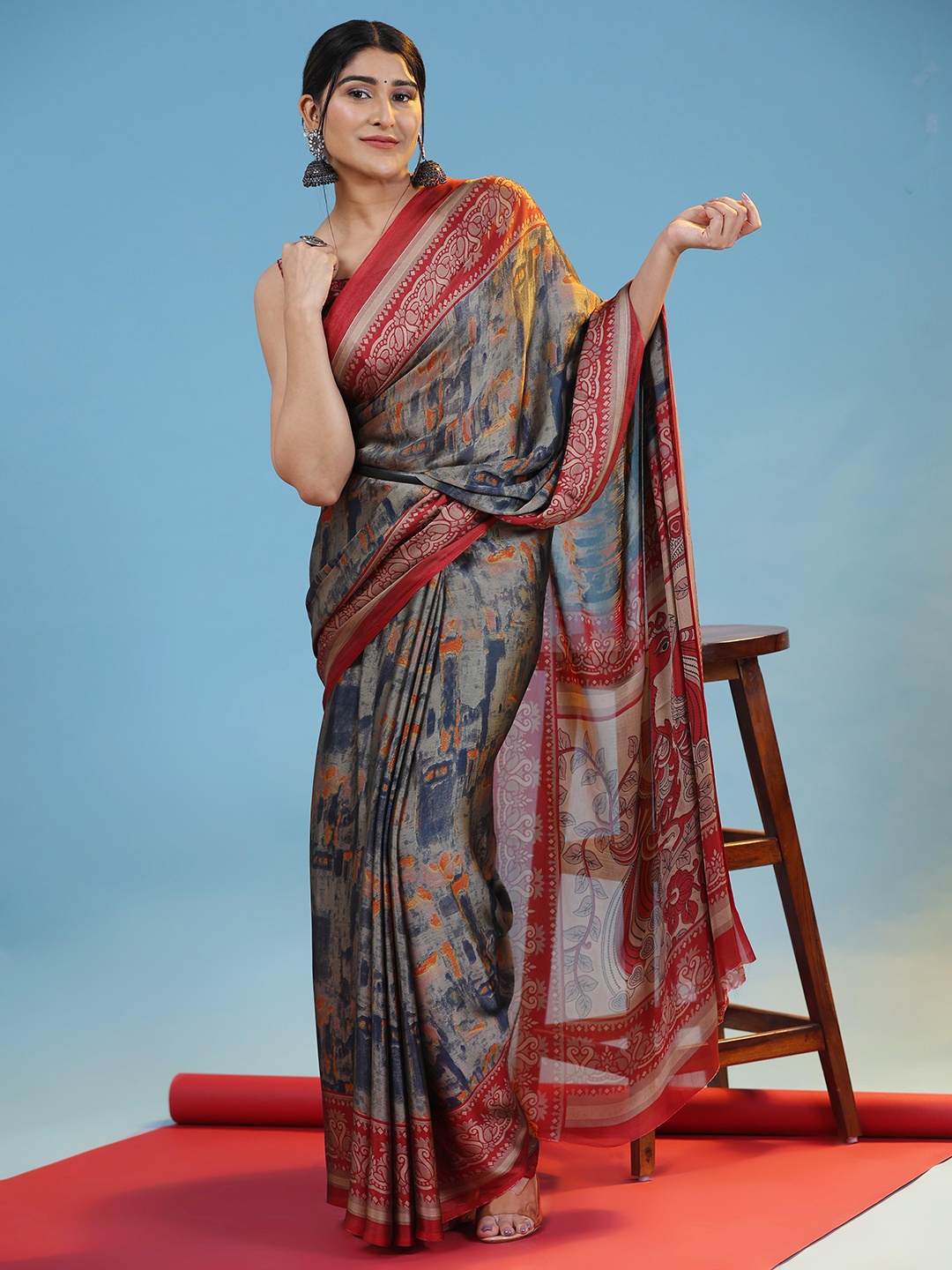 

Rujave Abstract Pure Chiffon Saree, Grey