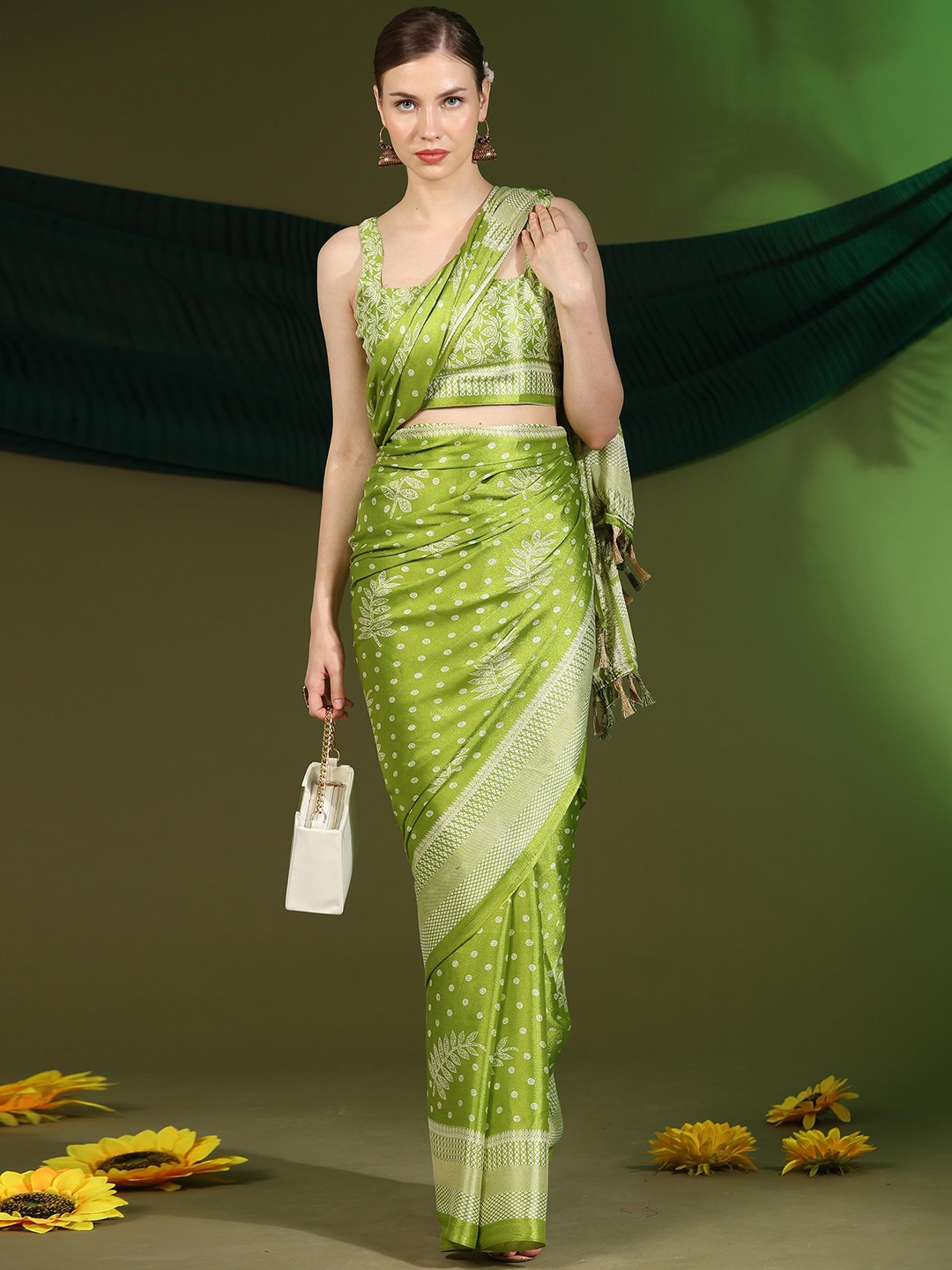 

Rujave Floral Printed Pure Georgette Saree, Lime green