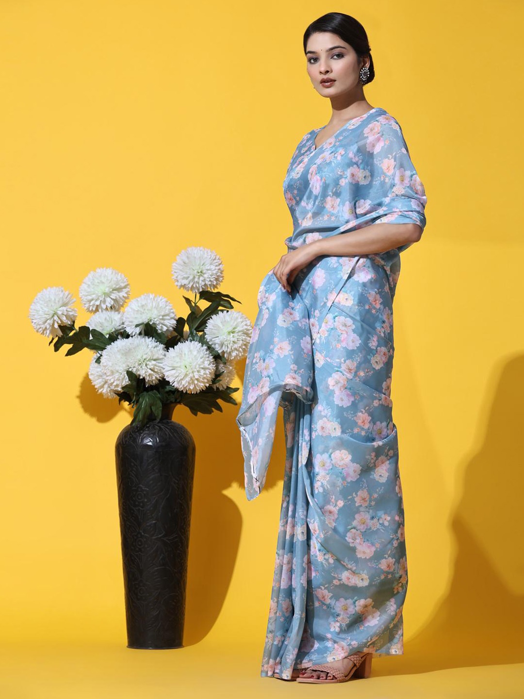 

Rujave Floral Printed Organza Saree, Blue