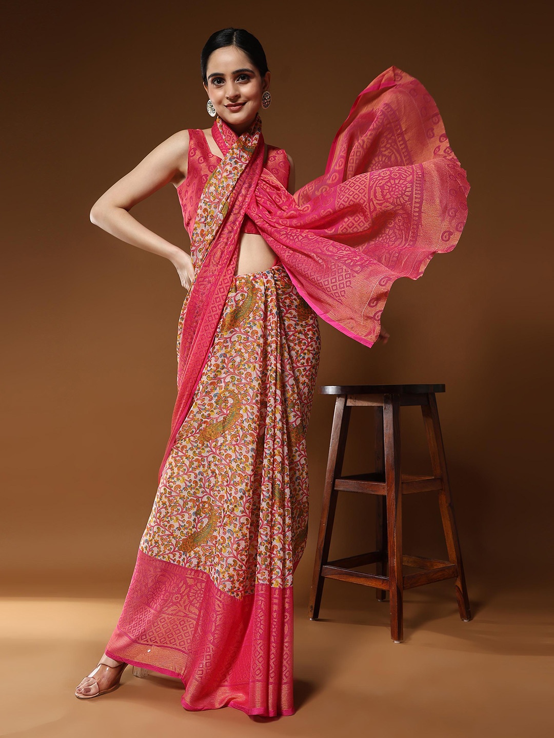 

Rujave Ethnic Motifs Printed Brasso Saree, Pink