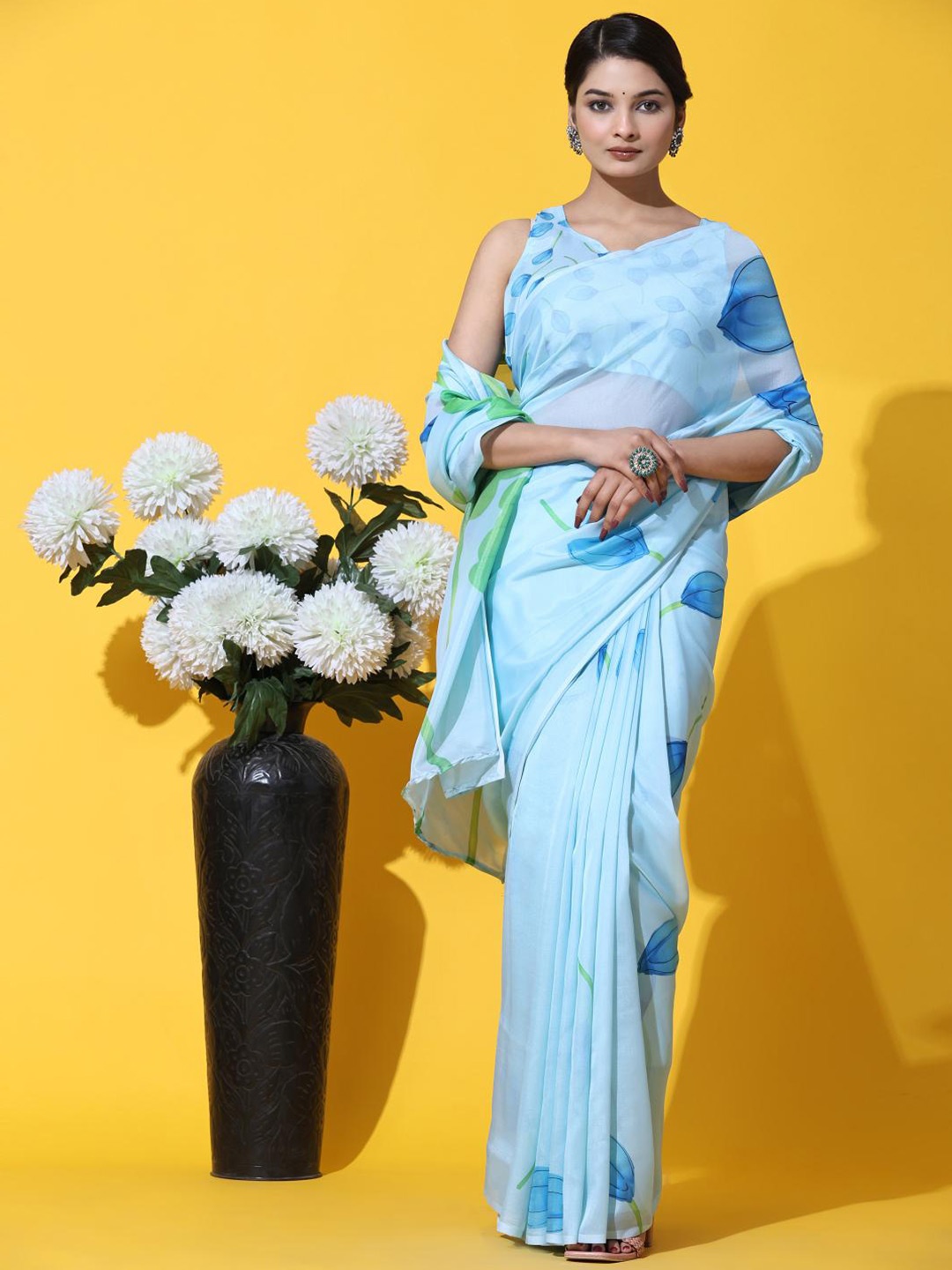 

Rujave Floral Printed Organza Saree, Blue