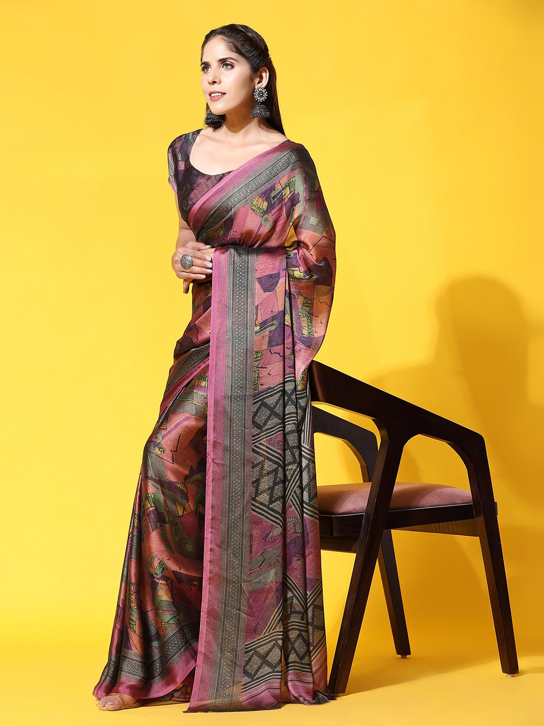 

Rujave Abstract Printed Saree, Purple