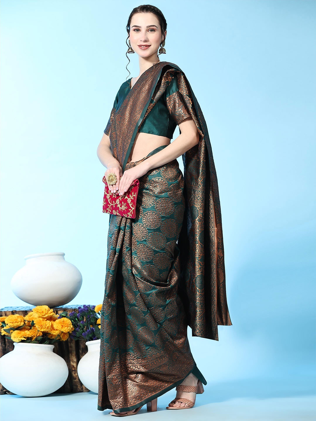 

Rujave Woven Design Zari Silk Banarasi Saree, Green