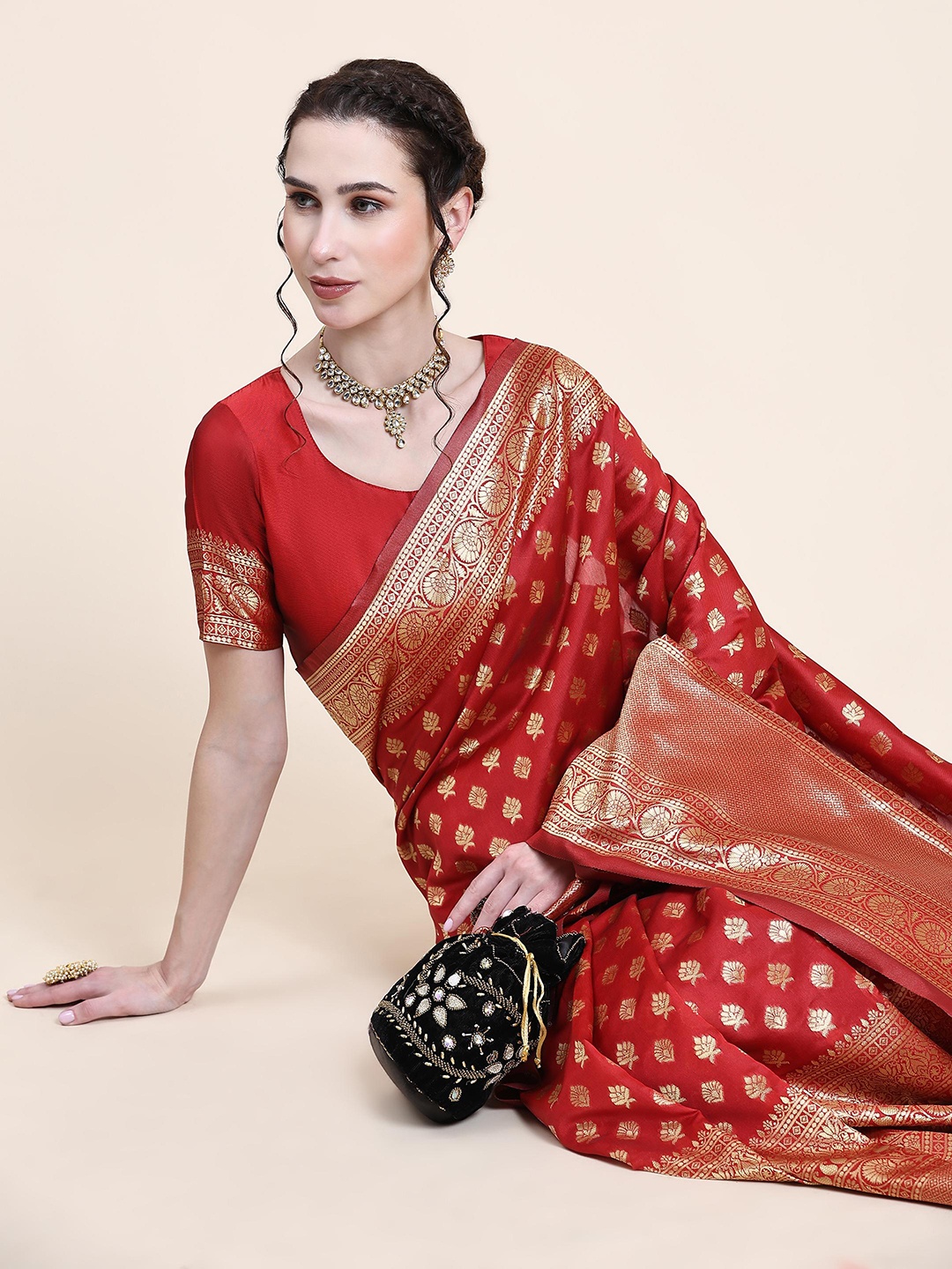 

Rujave Ethnic Motifs Woven Design Zari Banarasi Saree, Red