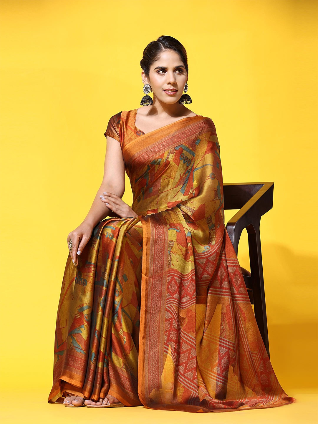

Rujave Abstract Printed Pure Chiffon Saree, Maroon
