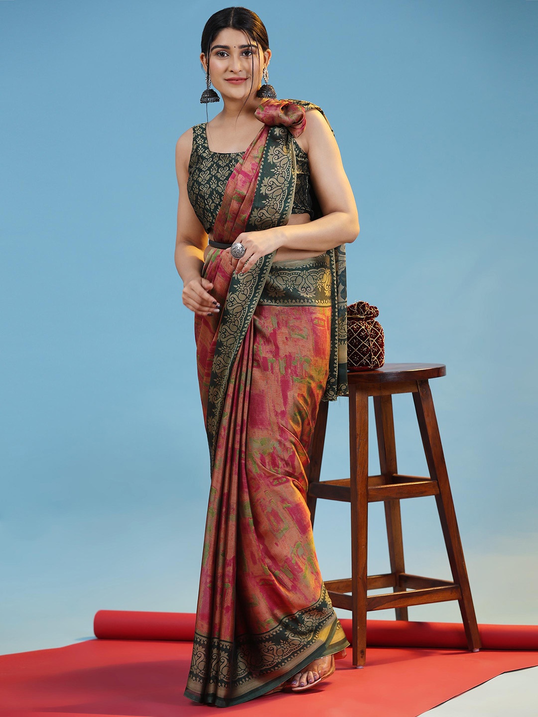 

Rujave Abstract Pure Chiffon Saree, Peach