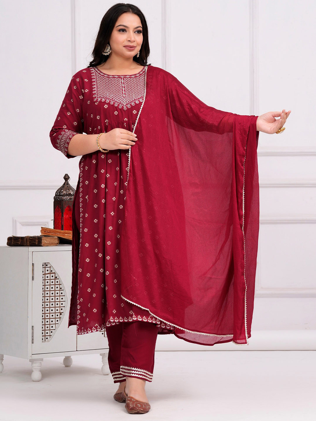 

KUROCK Ethnic Motifs Printed Empire Sequinned Kurta with Trousers & Dupatta, Maroon