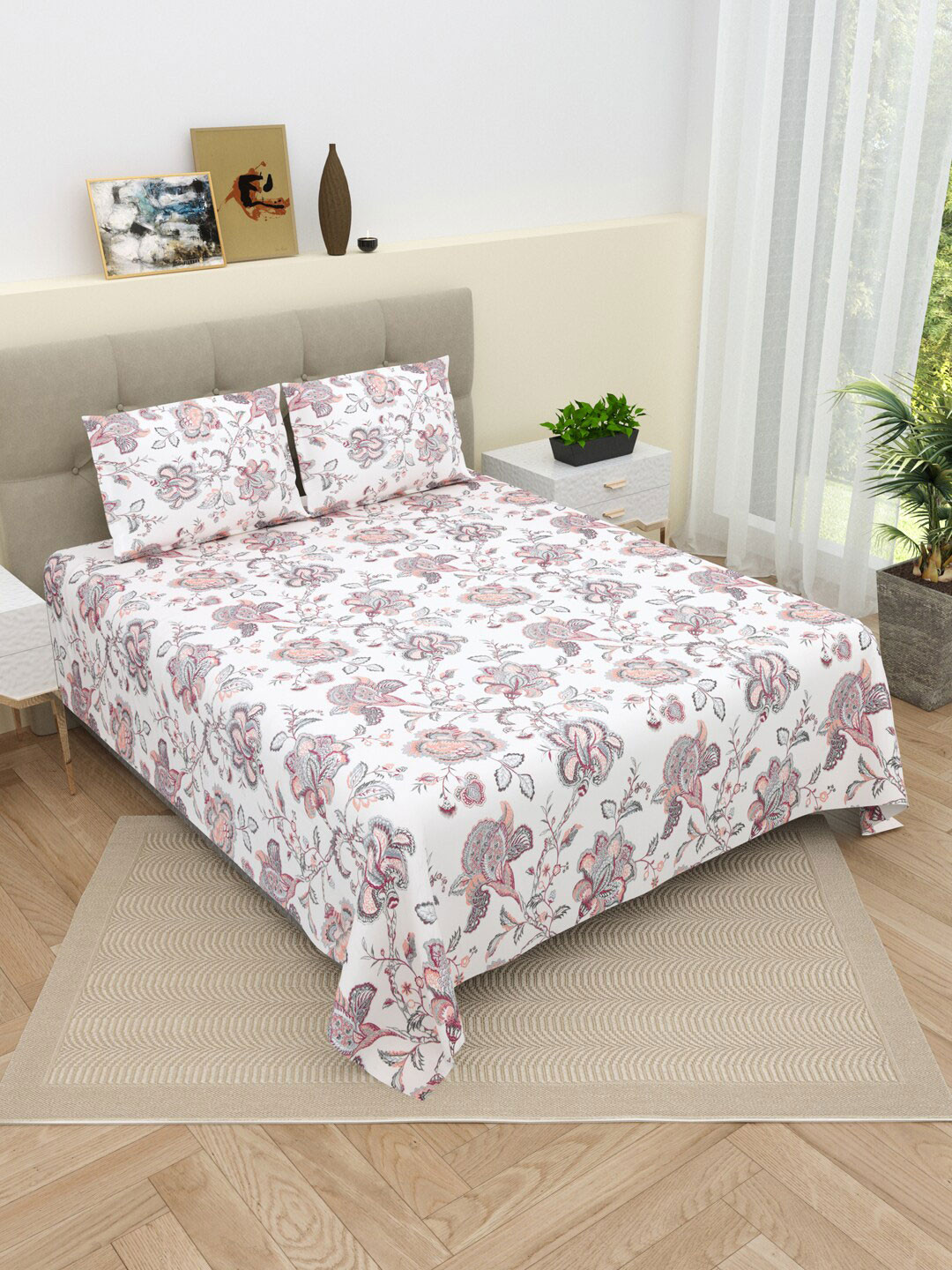 

DREAM WEAVERZ Purple & White Floral Cotton 220 TC King Bedsheet with 2 Pillow Covers