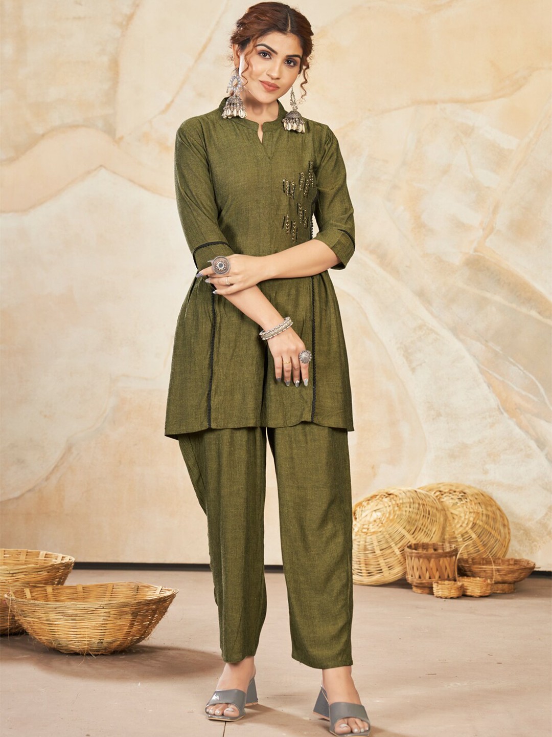 

STYLE SAMSARA Embroidered A-Line Kurta With Trouser Set, Green