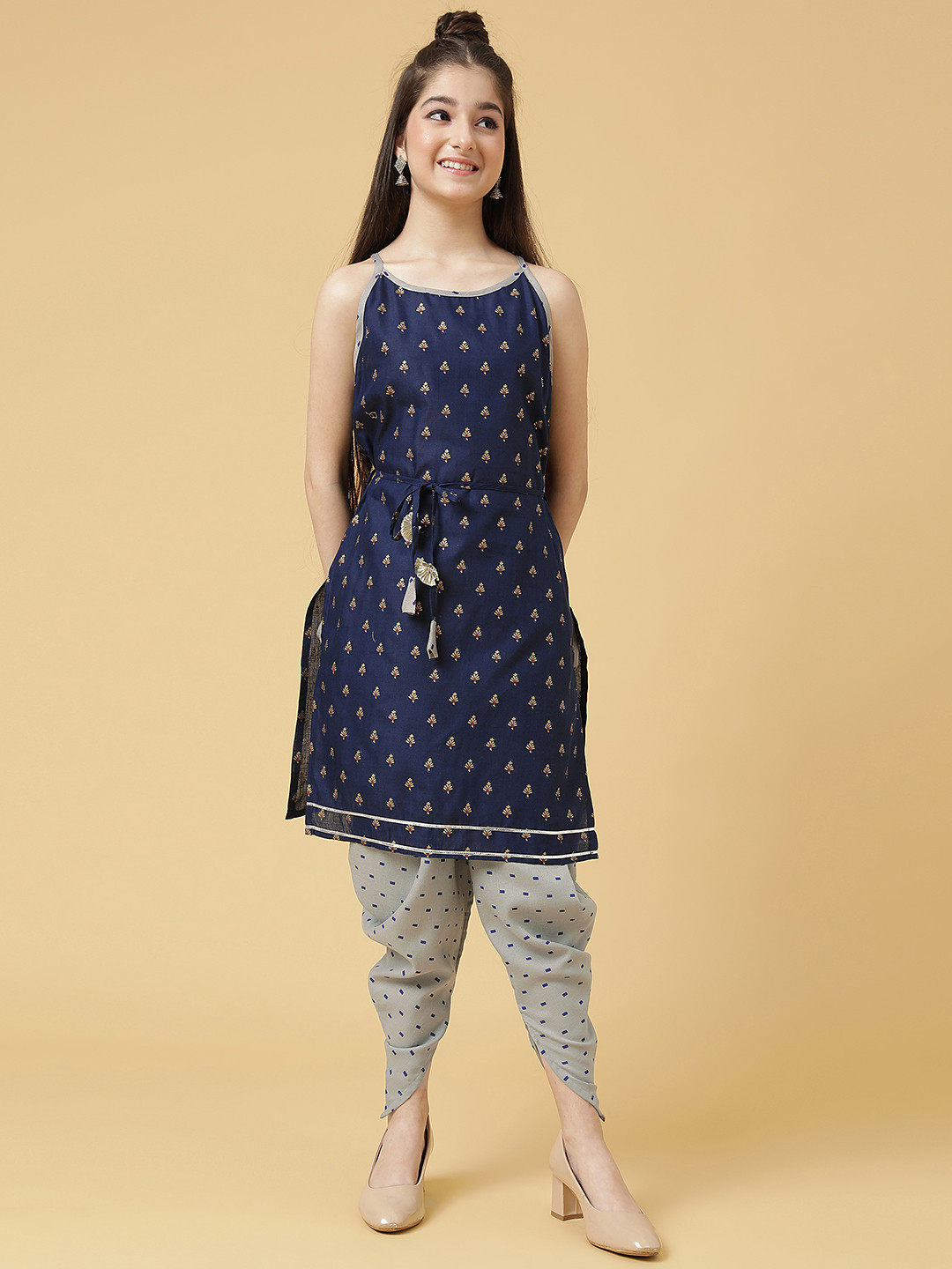 

BAESD Girls Floral Printed Regular Kurta with Dhoti Pants, Blue