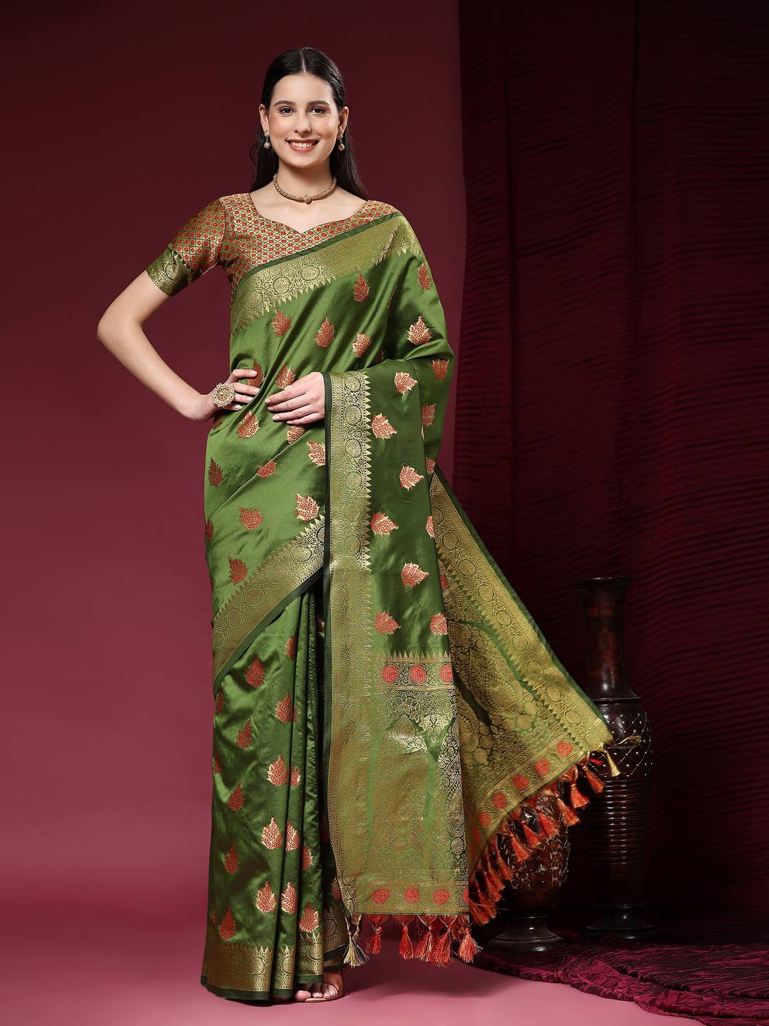 

ZILVIRA Ethnic Motifs Woven Design Zari Pure Silk Saree, Green