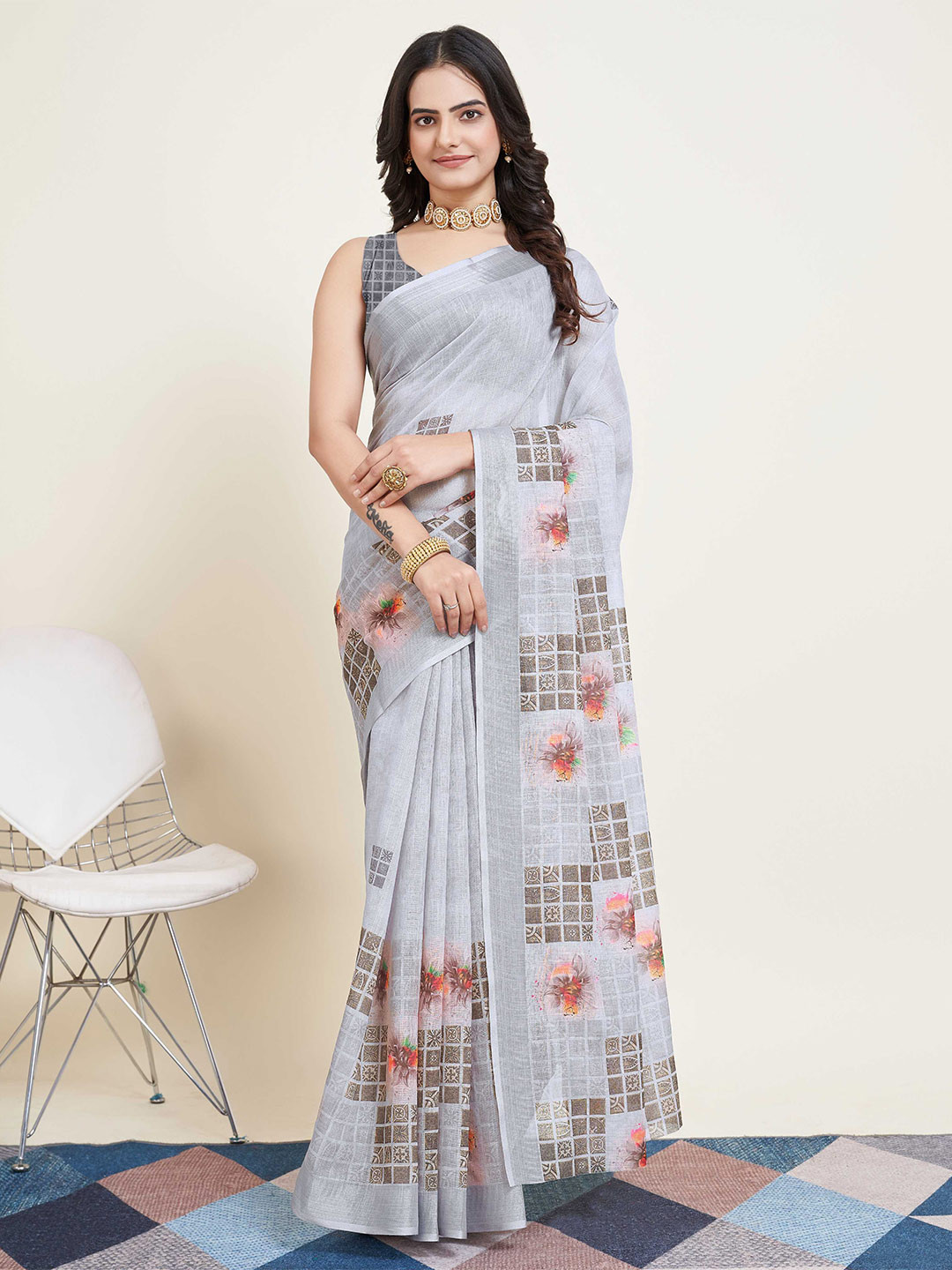 

Mitera Grey & Red Cotton Printed Floral Zari Saree