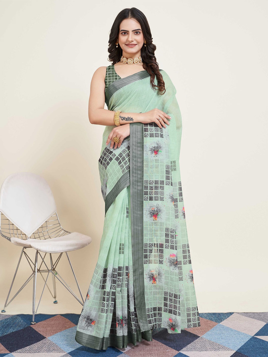 

Mitera Green & Red Cotton Printed Floral Zari Saree