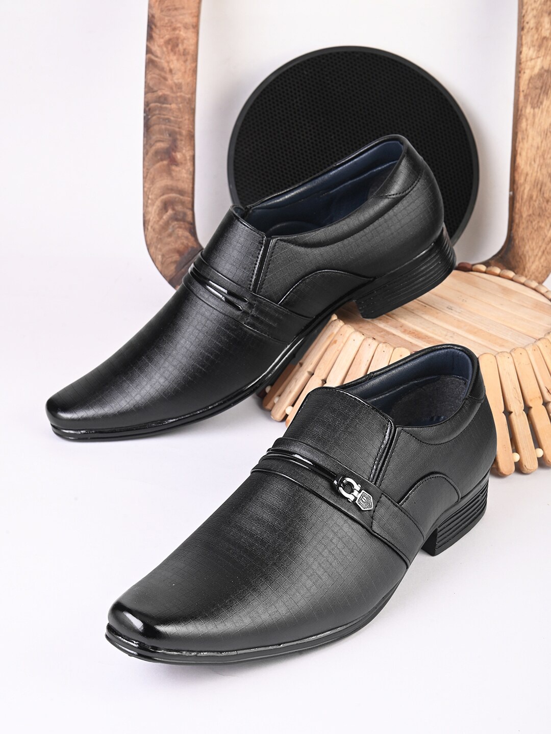 

IMCOLUS Men Textured Round Toe Formal Slip-On Shoes, Black