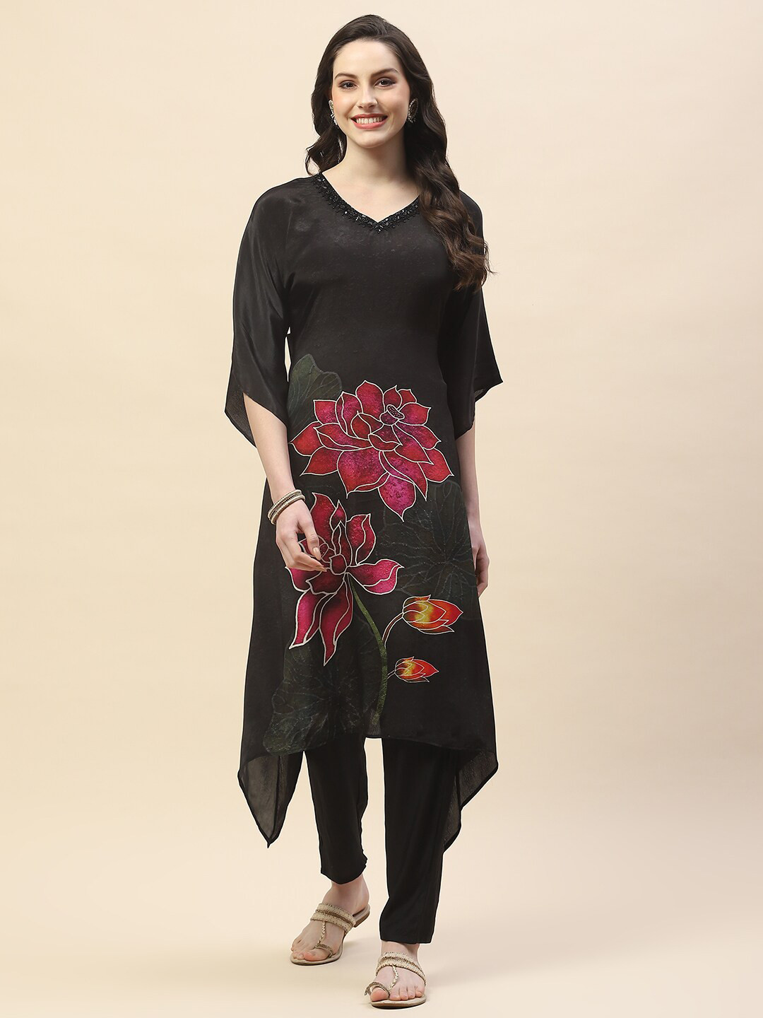 

Meena Bazaar Floral Printed V-Neck Kurta With Trouser, Black