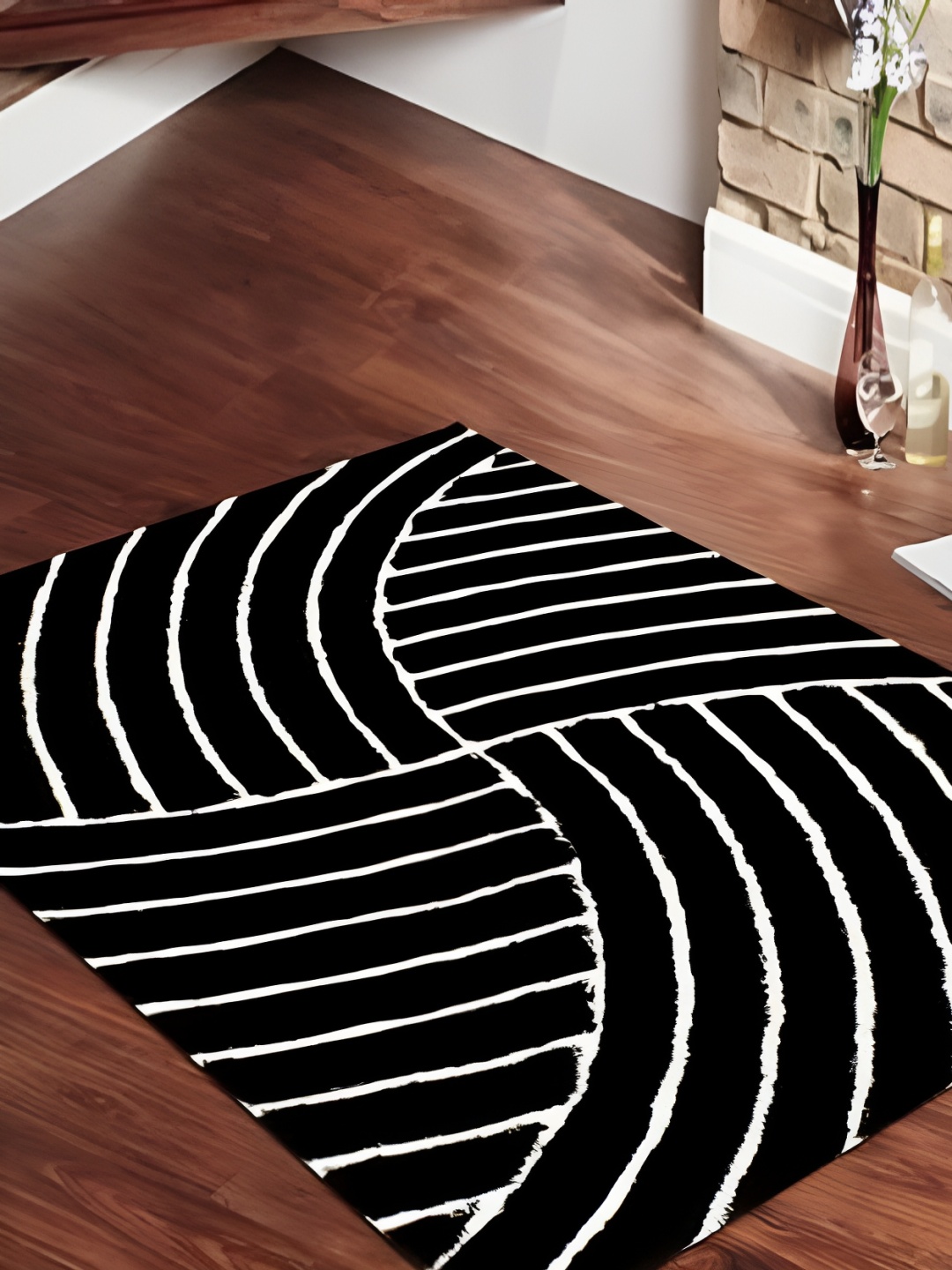 Shopgallery Black & White Geometric Anti-Skid Shaggy Carpet