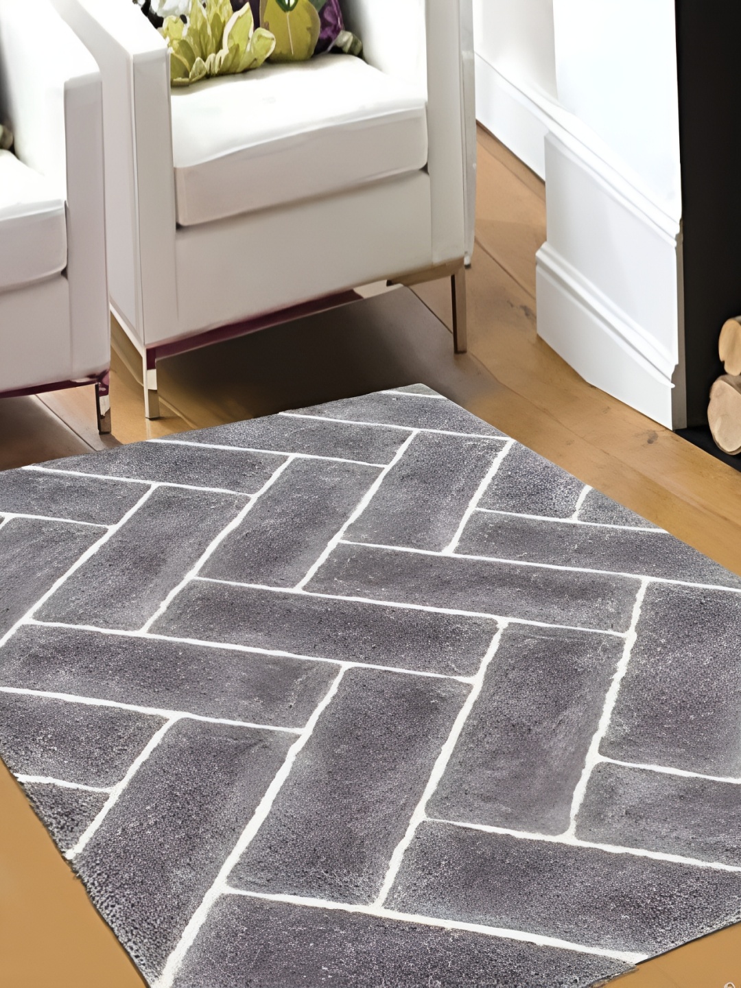 

Shopgallery Silver-Toned Geometric Anti-Skid Carpet