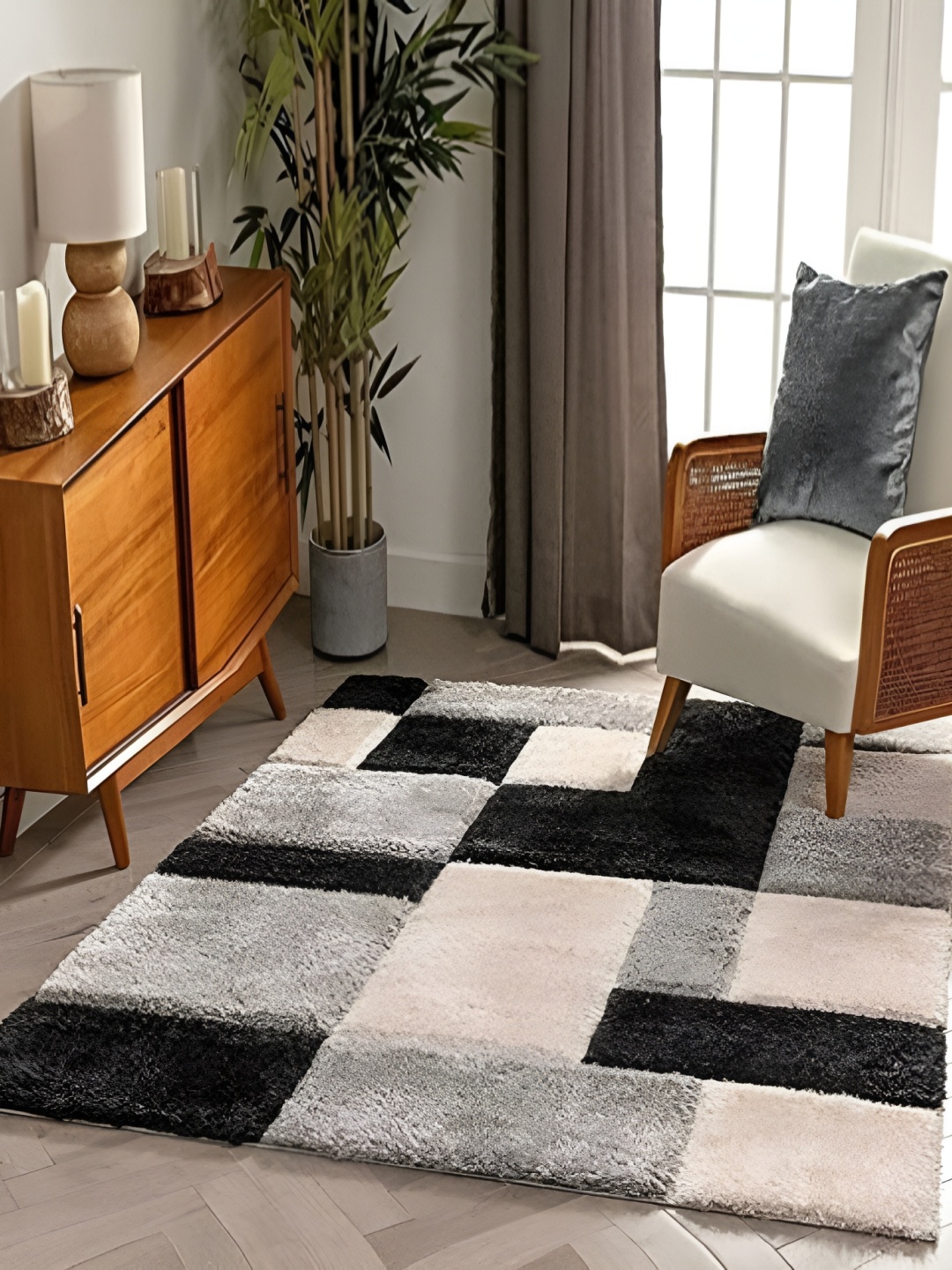 

Shopgallery Black Geometric Anti-Skid Carpet