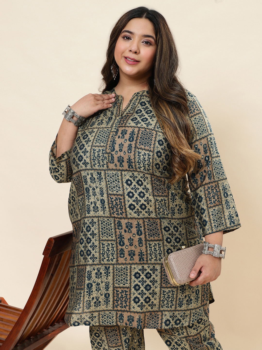 

Sringam Ethnic Motifs Printed Regular Kurta with Trousers, Brown