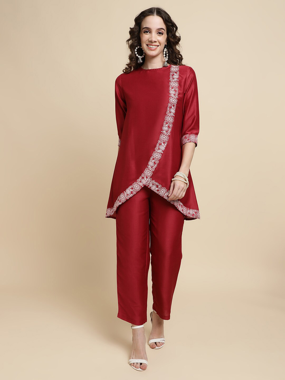

Sringam Embroidered Tunic With Trouser, Red