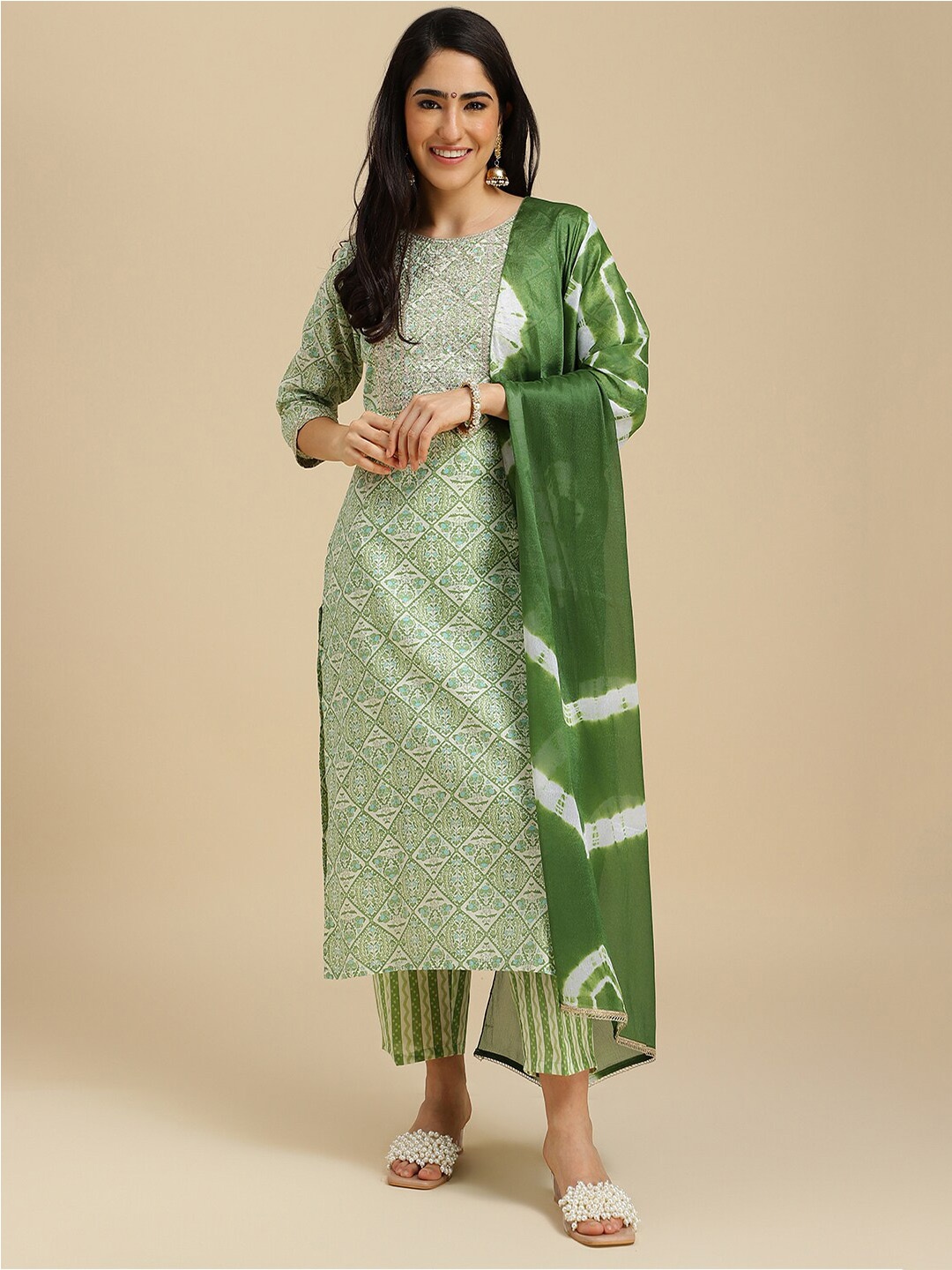 

MOKOSH Ethnic Motifs Printed Sequinned Detailed Straight Kurta & Trouser With Dupatta, Green