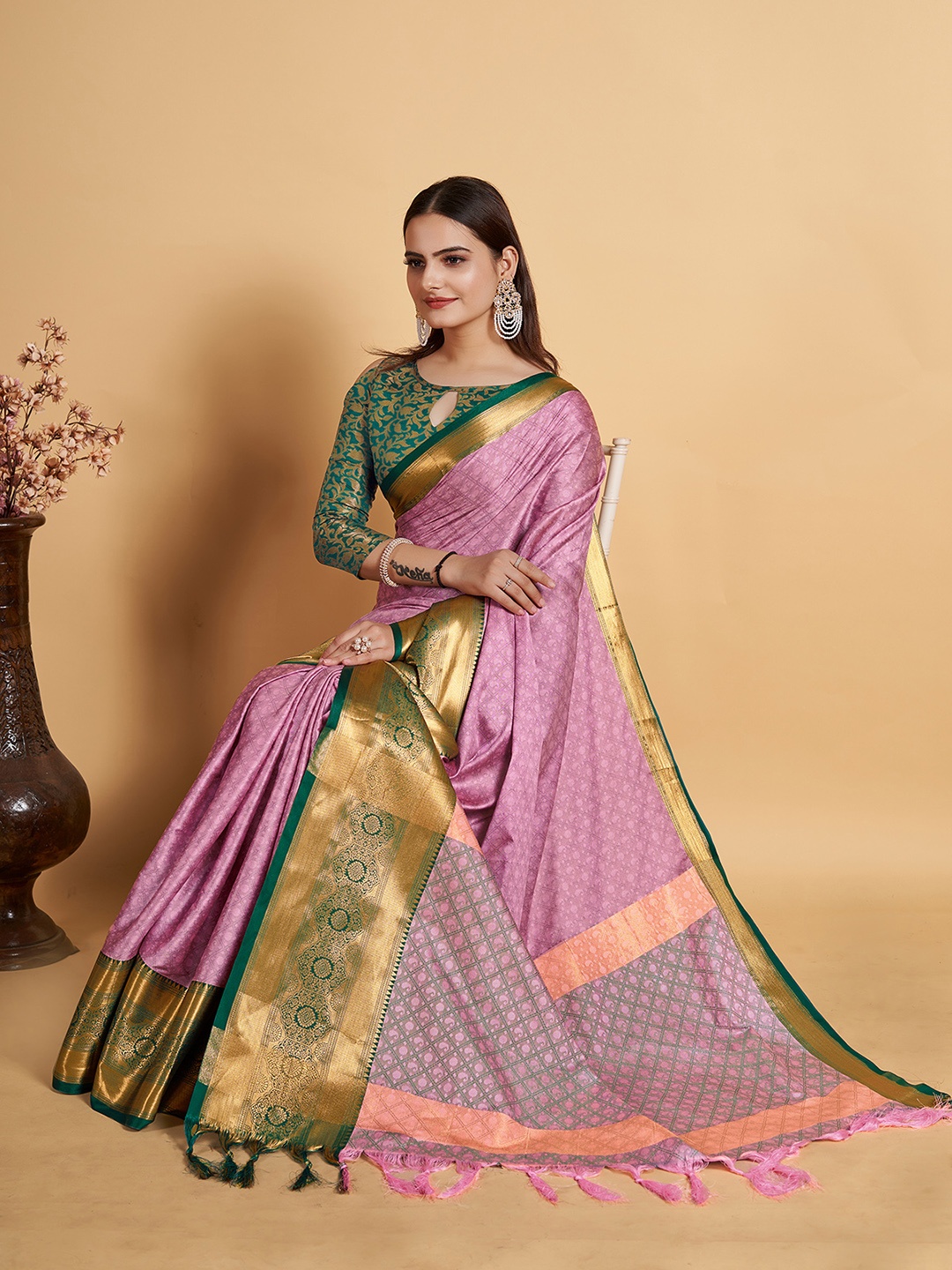 

Aldwych Woven Design Floral Printed Zari Banarasi Designer Saree, Pink