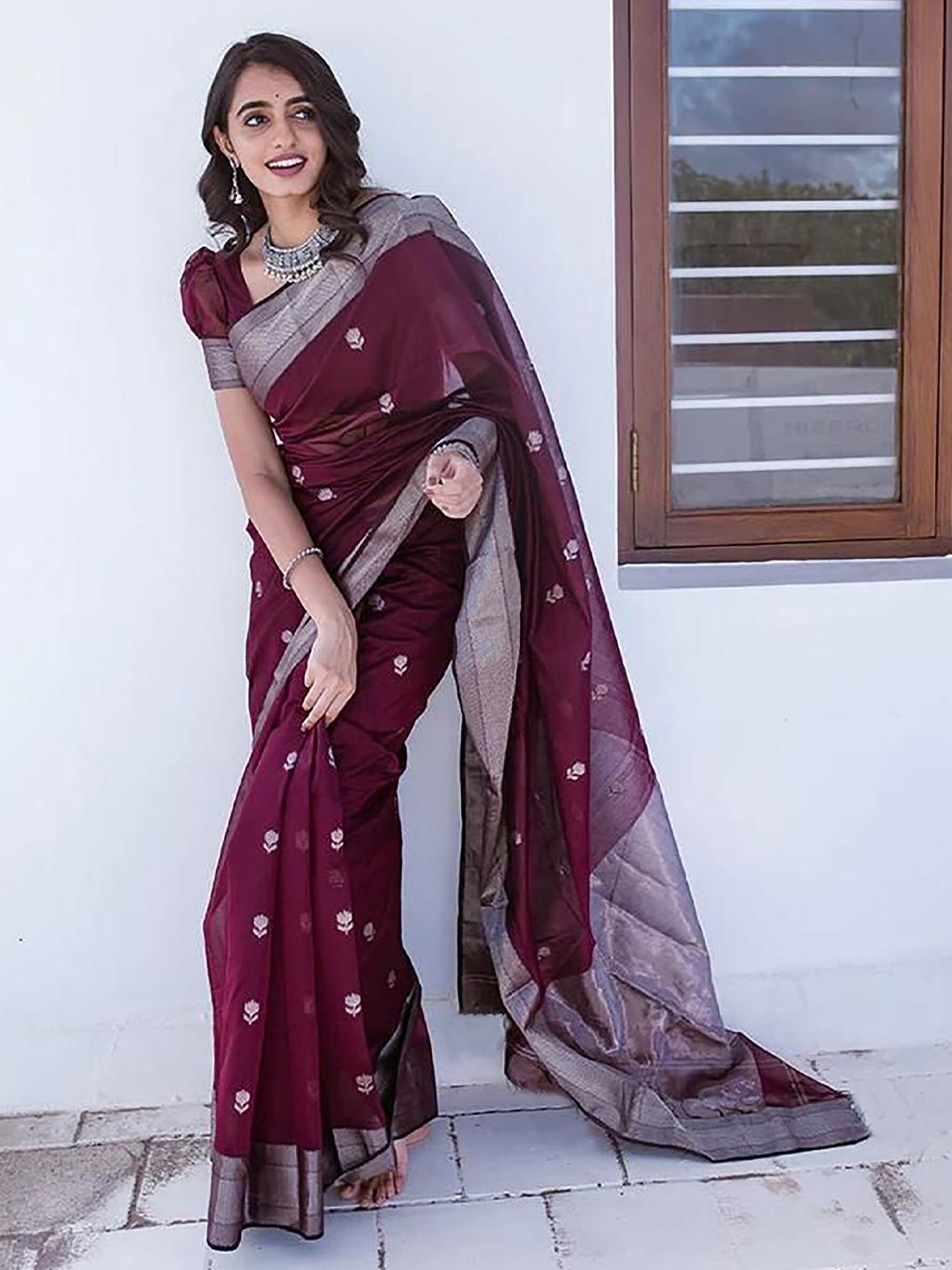 

Aldwych Floral Woven Design Zari Banarasi Designer Saree, Maroon