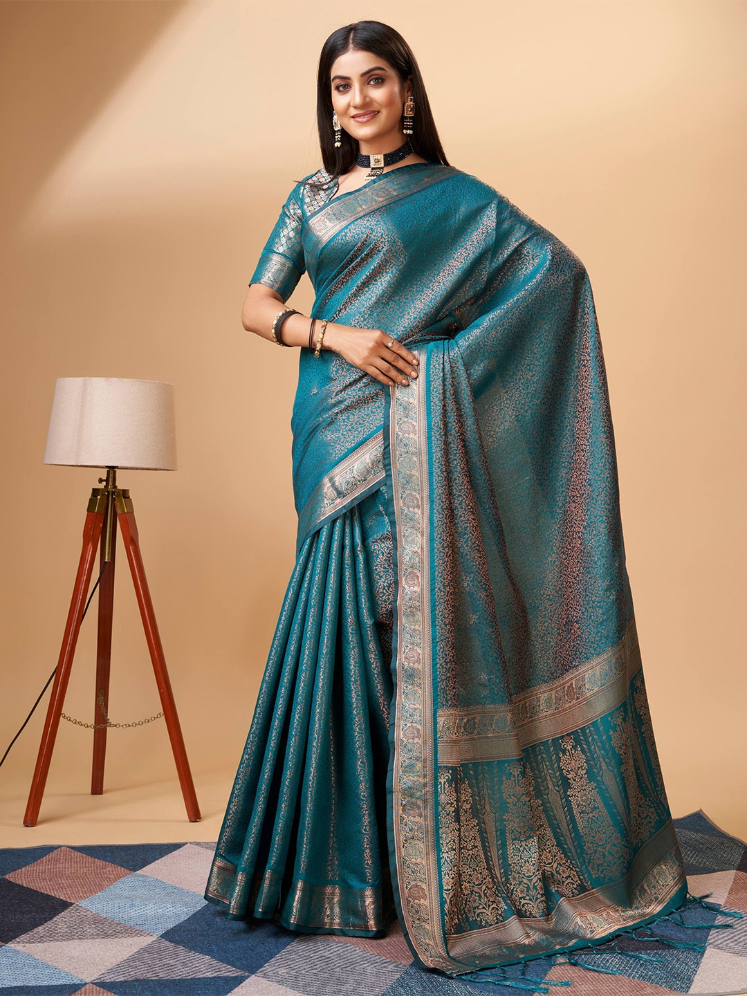 

ZILVIRA Floral Woven Design Zari Pure Silk Saree, Sea green