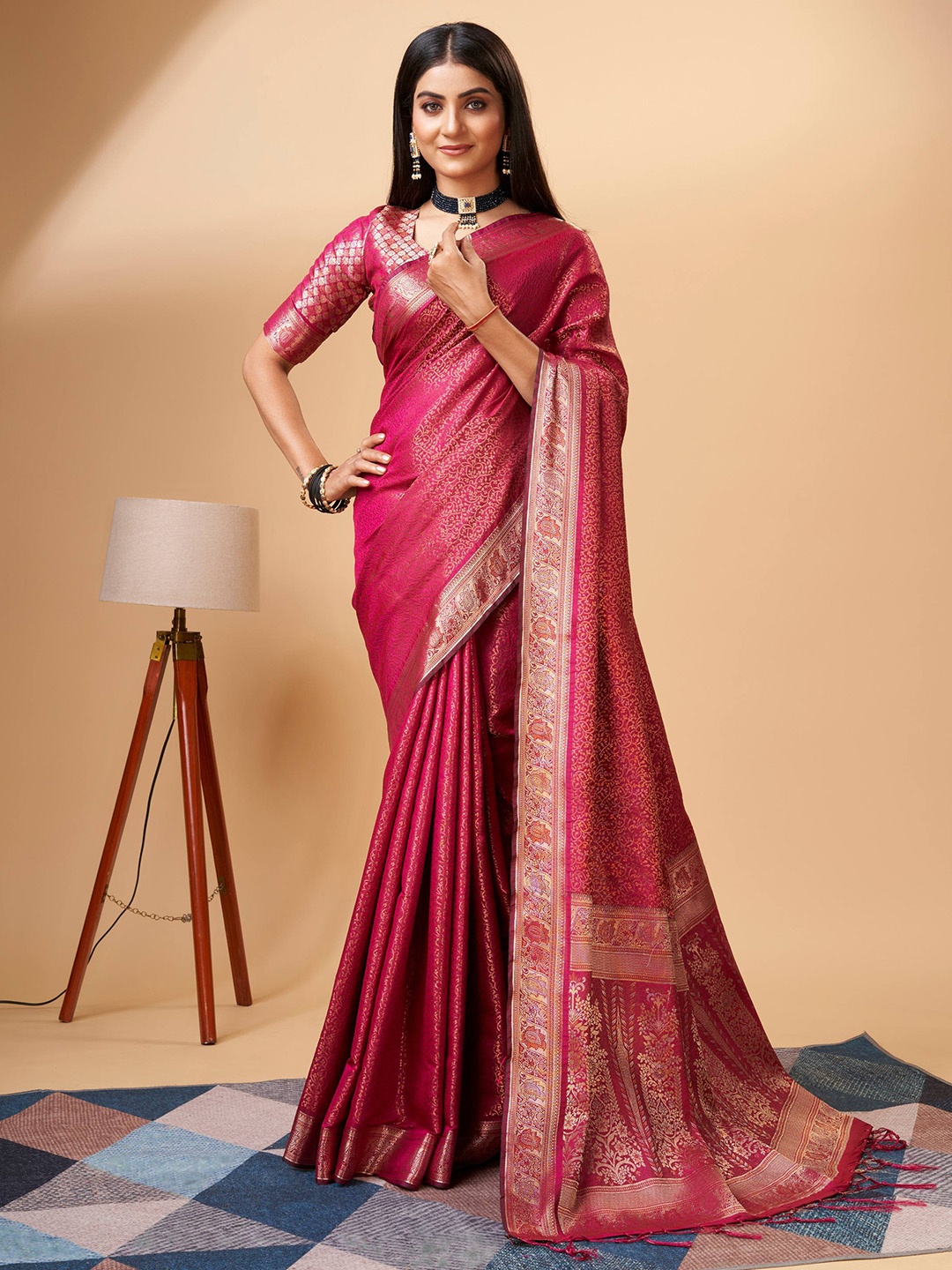 

ZILVIRA Ethnic Motifs Woven Design Zari Pure Silk Saree, Pink