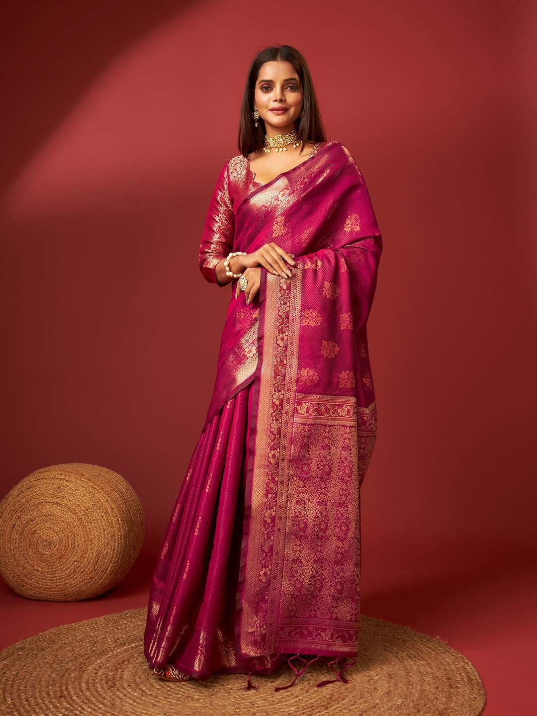 

ZILVIRA Ethnic Motifs Woven Design Zari Pure Silk Saree, Pink