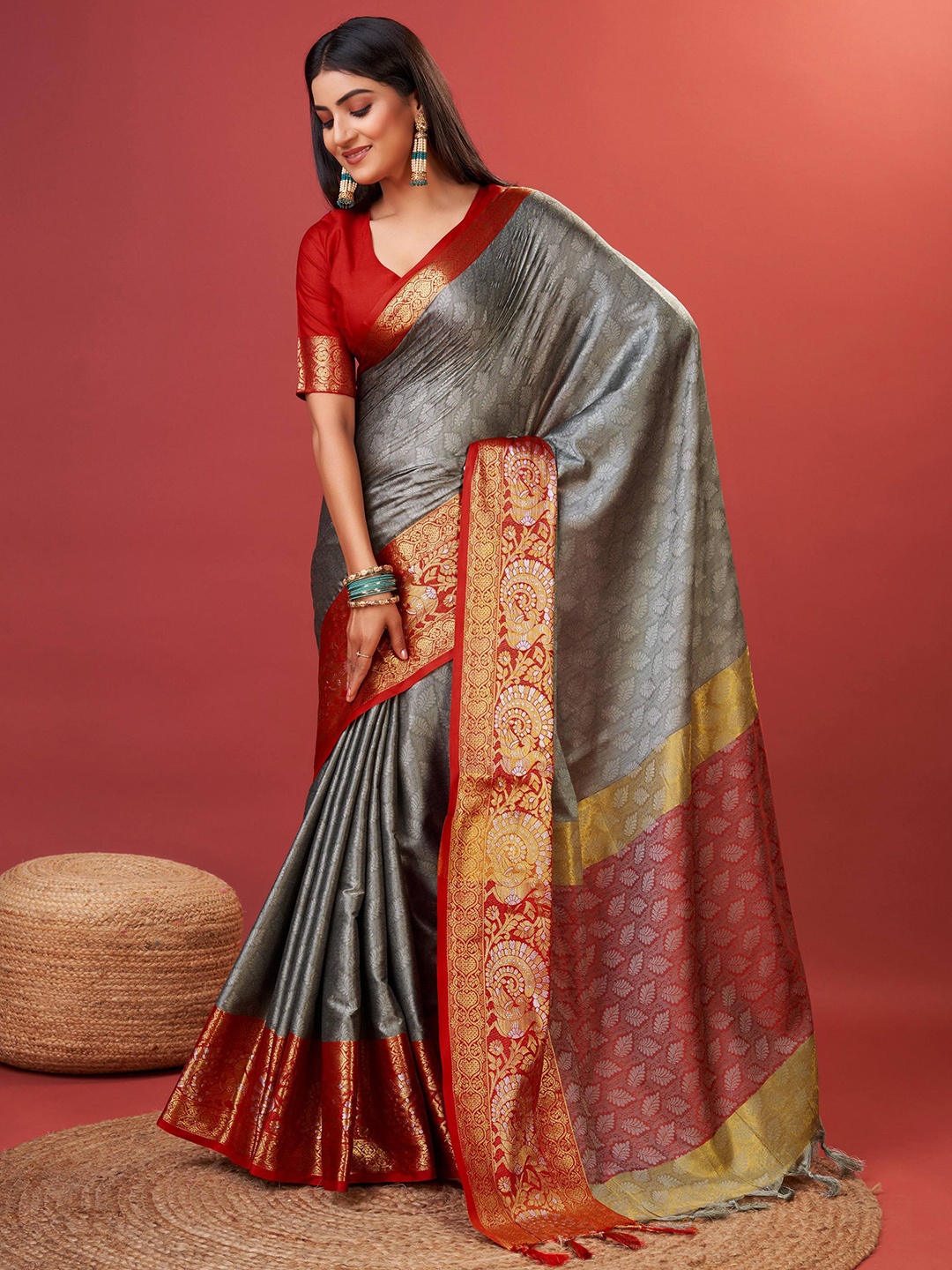 

ZILVIRA Ethnic Motifs Woven Design Zari Saree, Grey