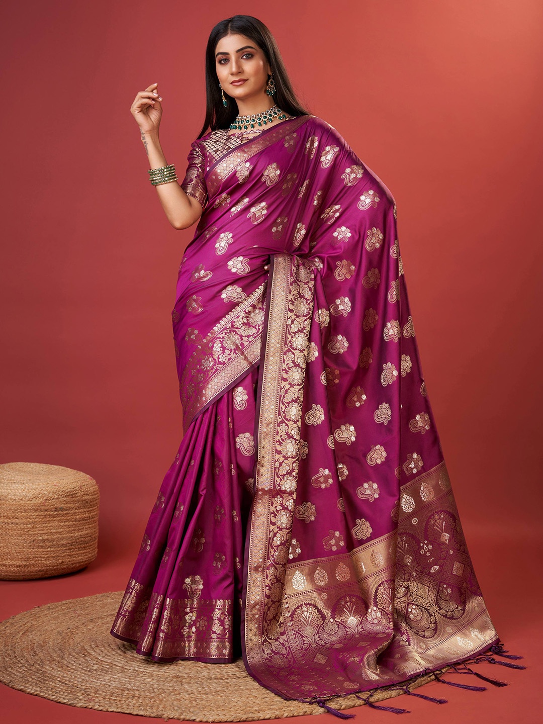 

ZILVIRA Ethnic Motifs Woven Design Zari Pure Silk Banarasi Saree, Purple