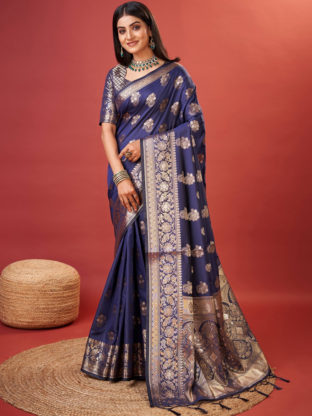 

ZILVIRA Ethnic Motifs Woven Design Zari Pure Silk Saree, Navy blue
