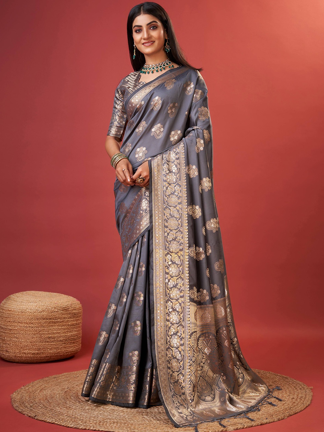 

ZILVIRA Ethnic Motifs Woven Design Zari Pure Silk Saree, Grey