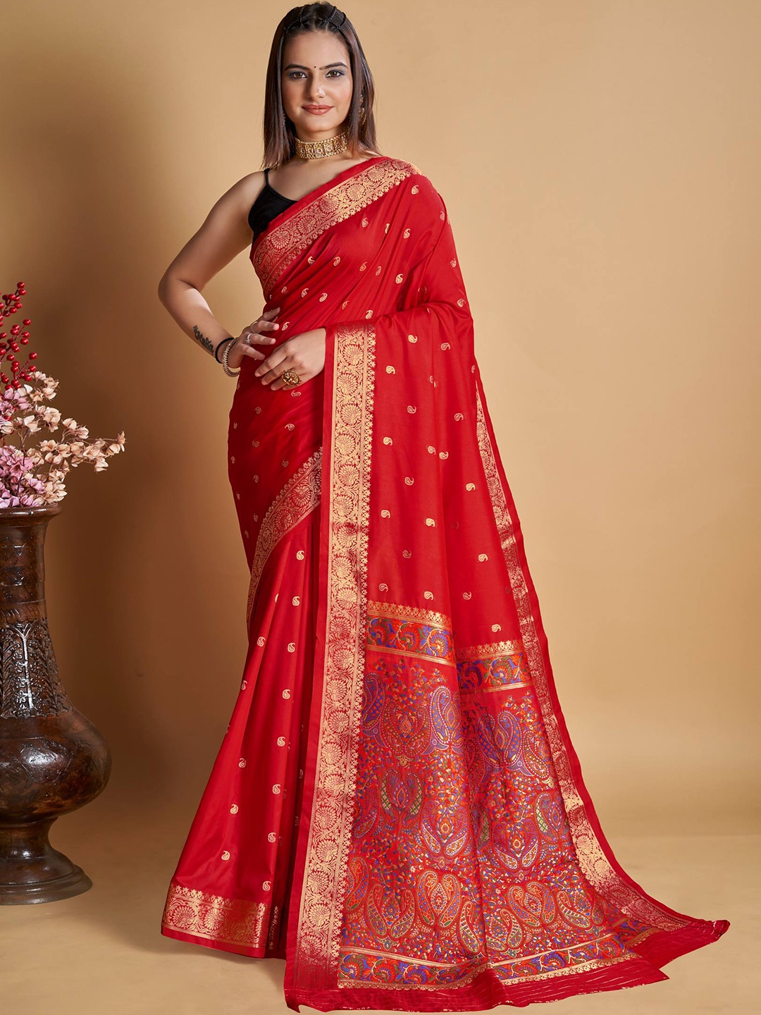 

ZILVIRA Ethnic Motifs Woven Design Zari Pure Silk Saree, Red