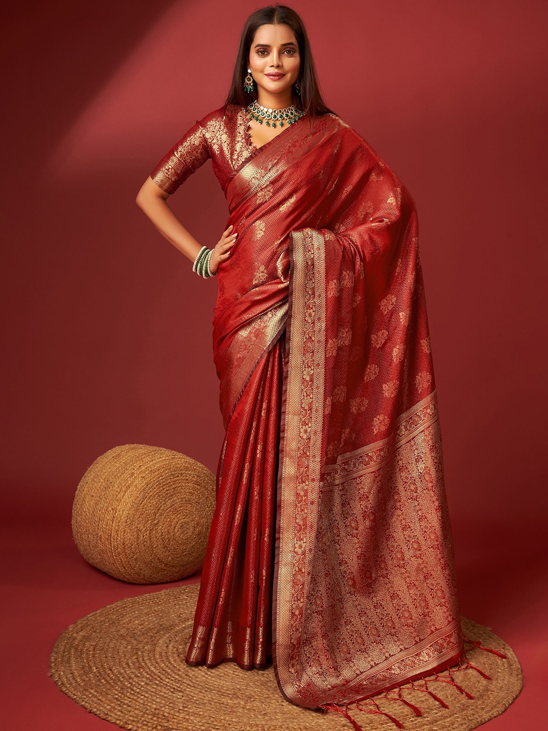 

ZILVIRA Ethnic Motifs Woven Design Zari Pure Silk Saree, Red