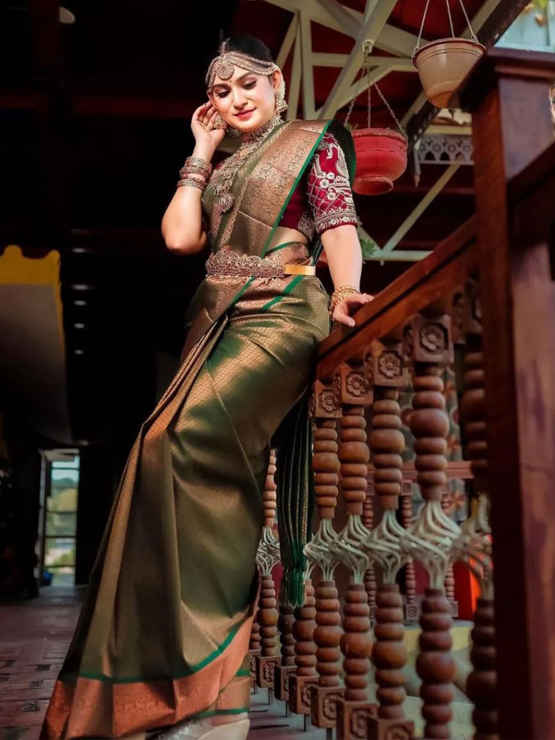 

Quelea Woven Design Zari Pure Silk Banarasi Saree, Green